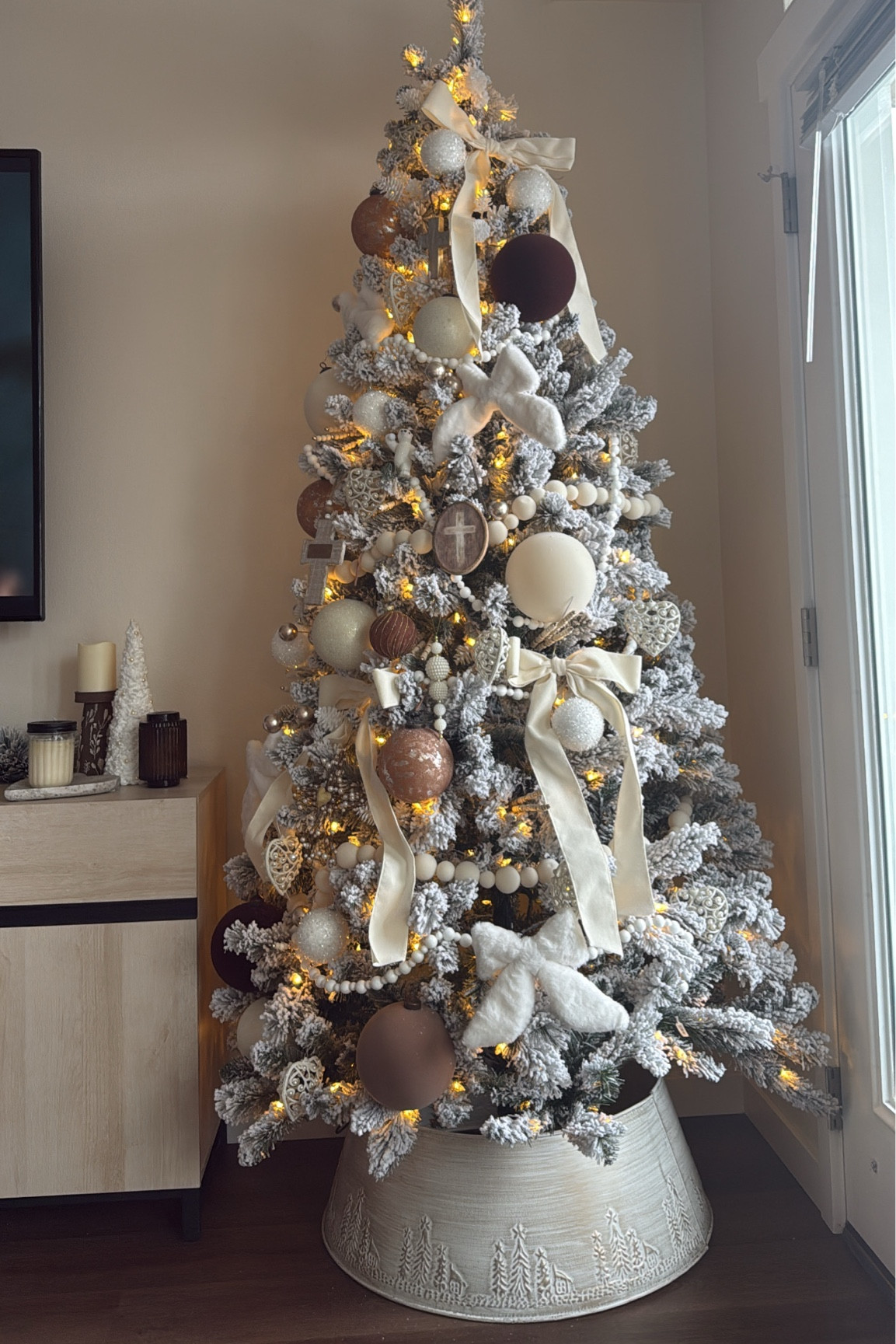 My favorite tree I’ve ever done! I got most things at homegoods and tjmax so I can’t tag everything exact. But I made a list of things that you can get on Amazon and Walmart that will give you the same exact vibes and make a beautiful tree that you can even make a little more of your own 🤎 everything is linked to make a gorgeousss tree! 

#LTKHoliday #LTKGiftGuide