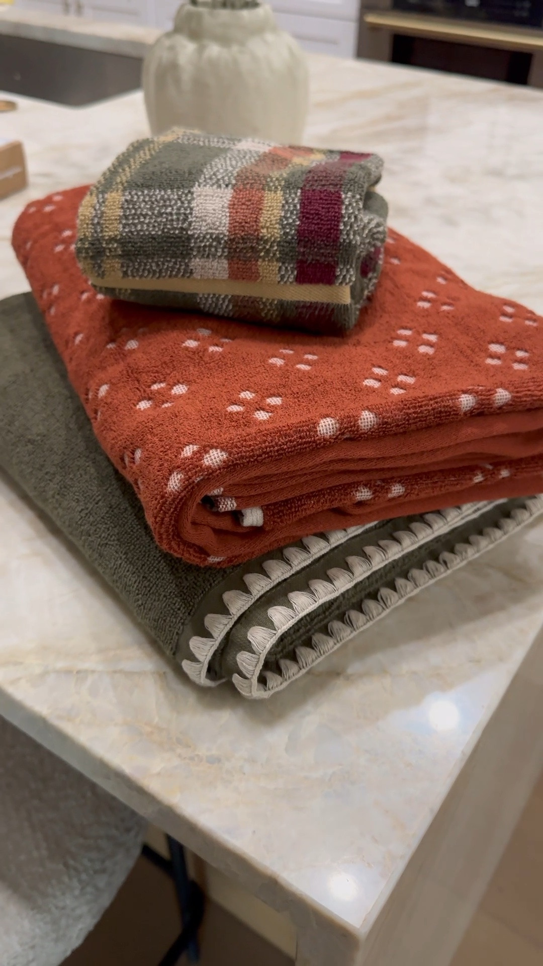 New towels for some easy fall bathroom decor

#LTKHome #LTKdayinmylife #LTKstorytime