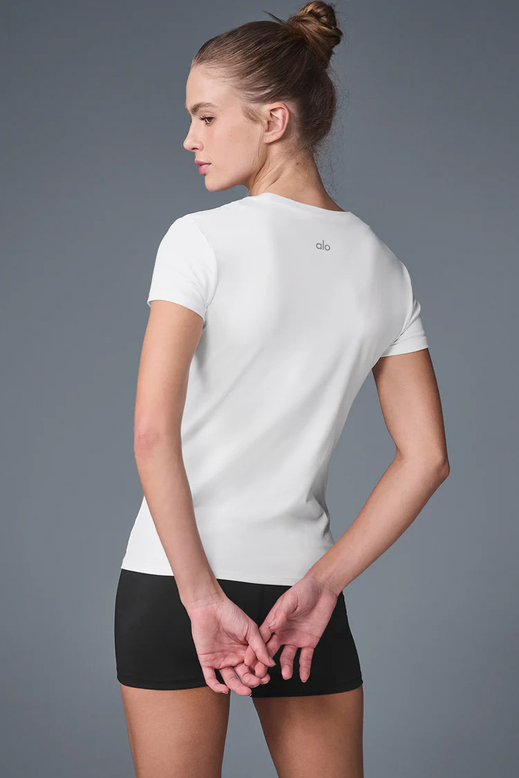 Alosoft Finesse Tee | Alo Yoga (US)