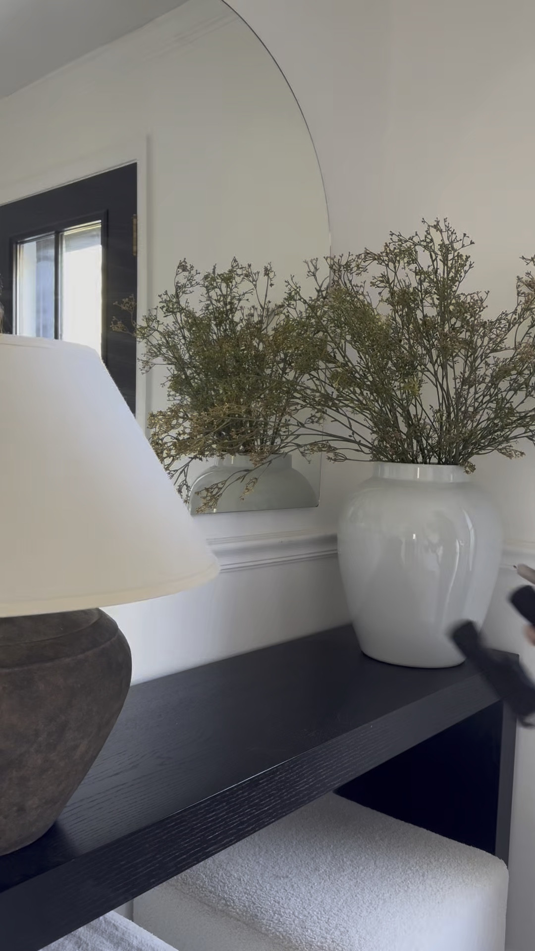 Simple entry decor! 

#LTKHome