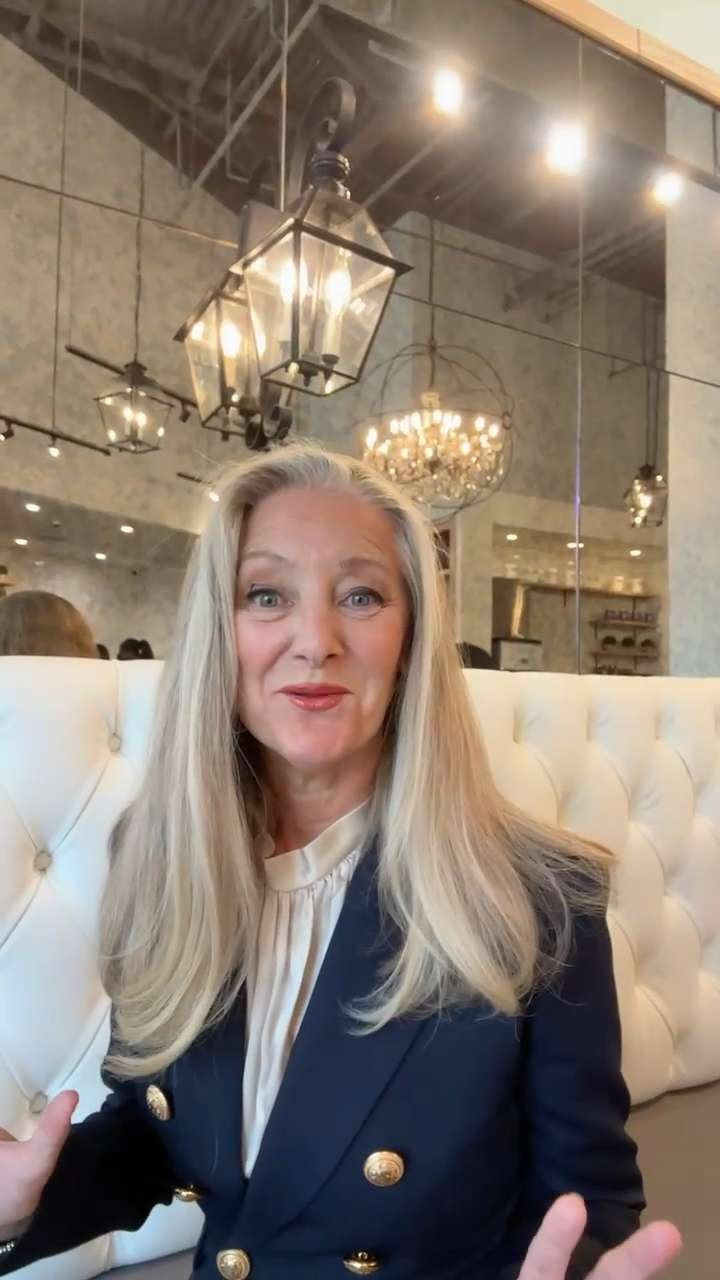 ✨ Hi, I’m Susan E Foster ✨ 

My love for style was shaped by my mother and grandmother, who taught me that fashion is more than what you wear—it’s how you carry yourself with confidence and grace 💫 Here I share timeless wardrobe staples, classic fabrics, and tailored pieces 👗✨ Alongside these, you’ll find accessible, everyday pieces that elevate your look and help you feel inspired, polished, and effortlessly you 🤍 

 

#LTKOver40 #LTKStyleTip #LTKBeauty