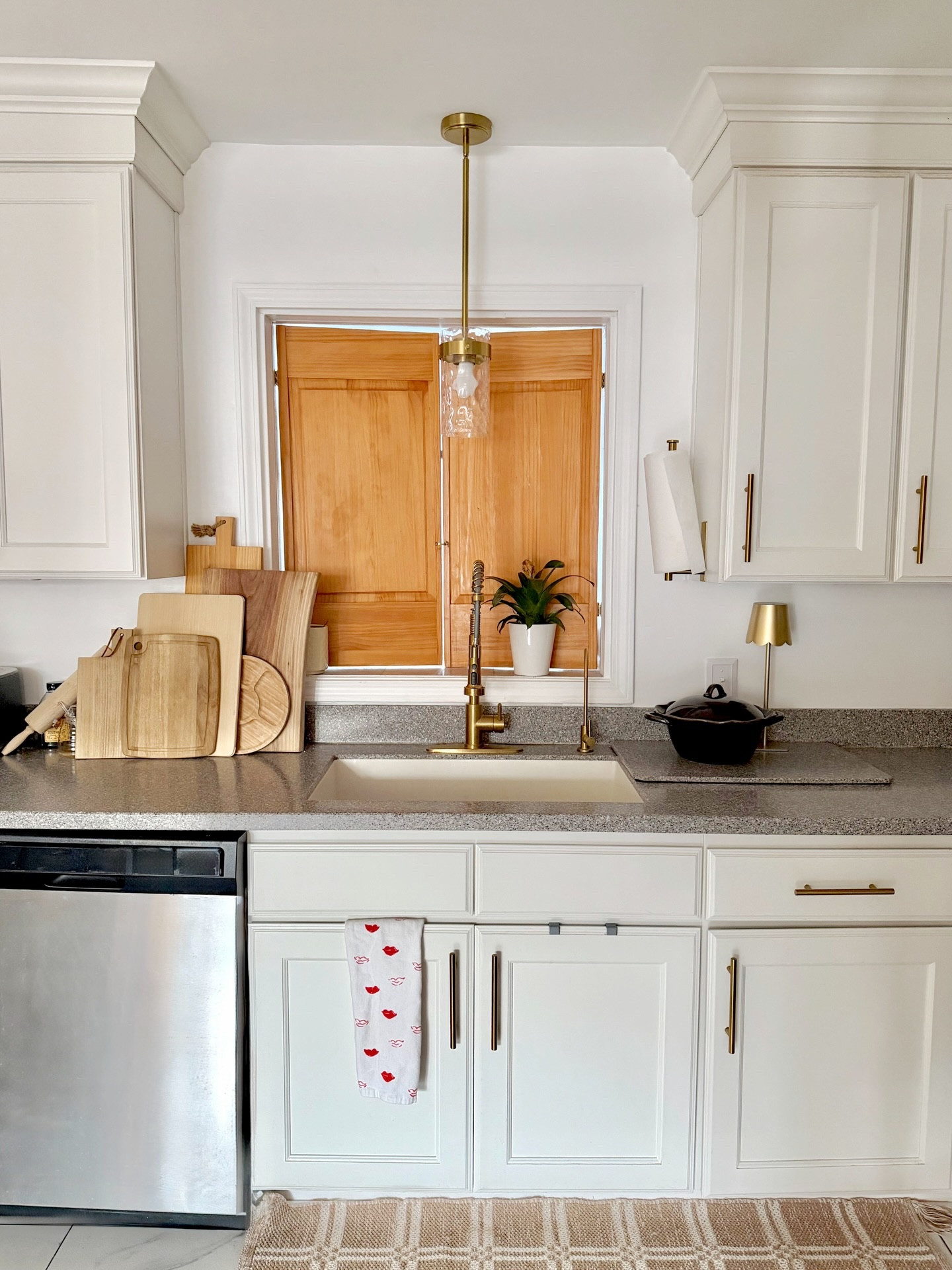 Updated our light fixture in the kitchen to match our home better and I just love it! ✨

The gold accents are beautiful and it comes with several polls to add length if needed.



#LTKHome #LTKdayinmylife #LTKfoodie
