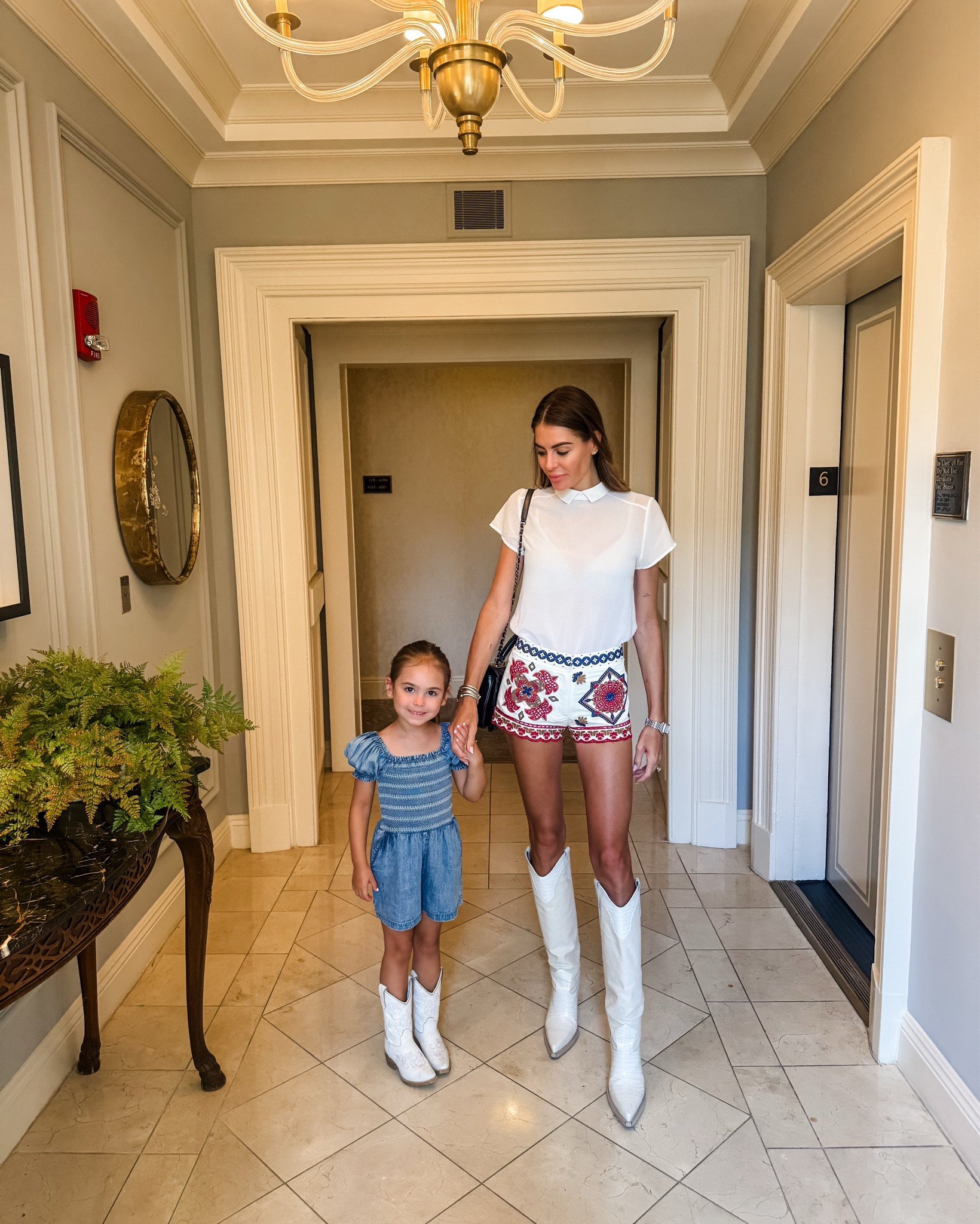 Nashville 🤠 #Nashville #yeehaw #westernoutfit #cowgirl 