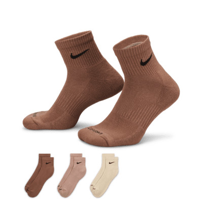 Nike Everyday Plus CushionedTraining Ankle Socks (3 Pairs) | Nike (UK)