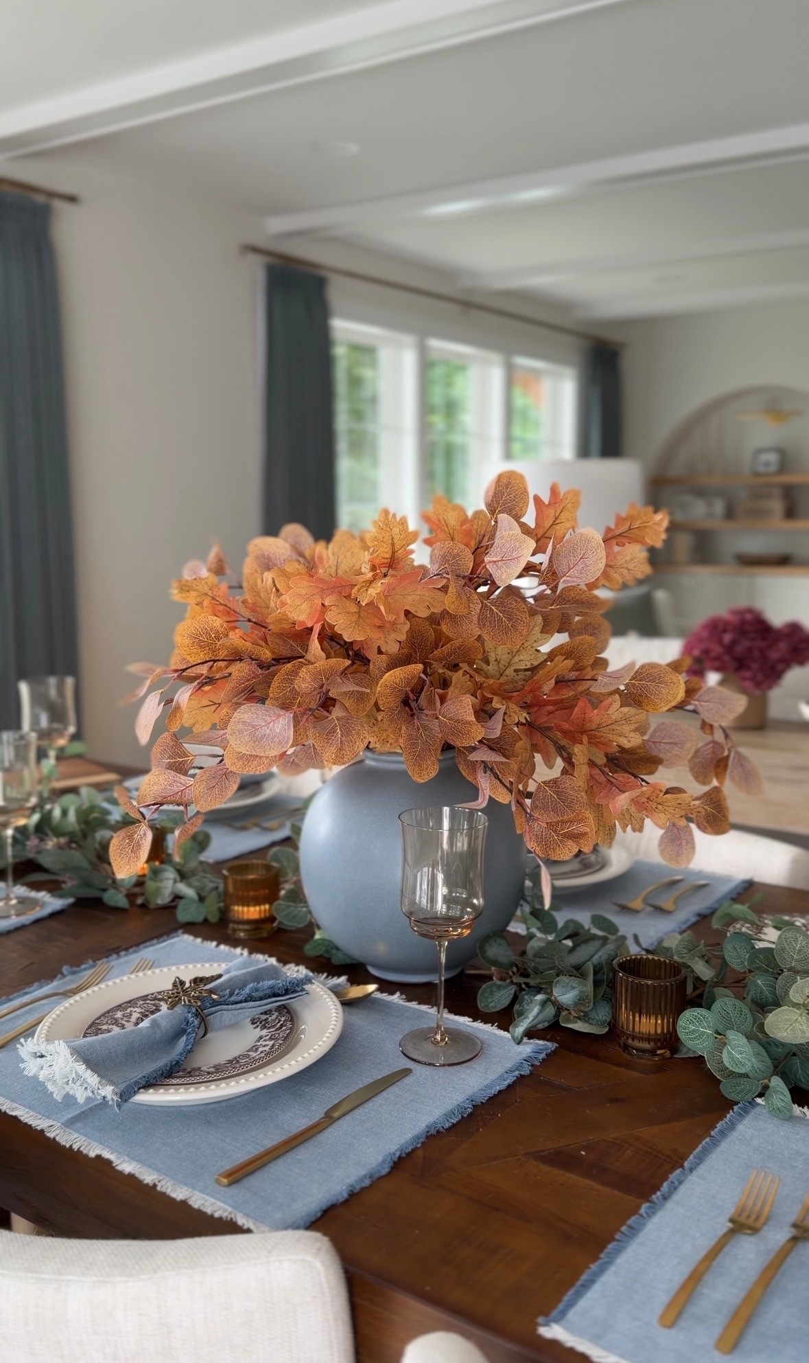 Thanksgiving table setting inspiration🍁🍽️✨

#LTKHome #LTKSeasonal