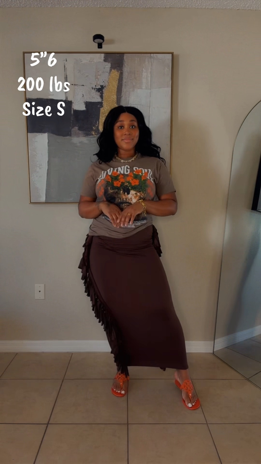 This skirt instantly makes basic outfits look intentional cause I don't feel like doing the most. Very stretch! 5”6 200lbs wearing a size small. 
#fashionfinds #curvystyle #OOTD
#ootdinspo #fashion

#LTKMidsize #LTKootd