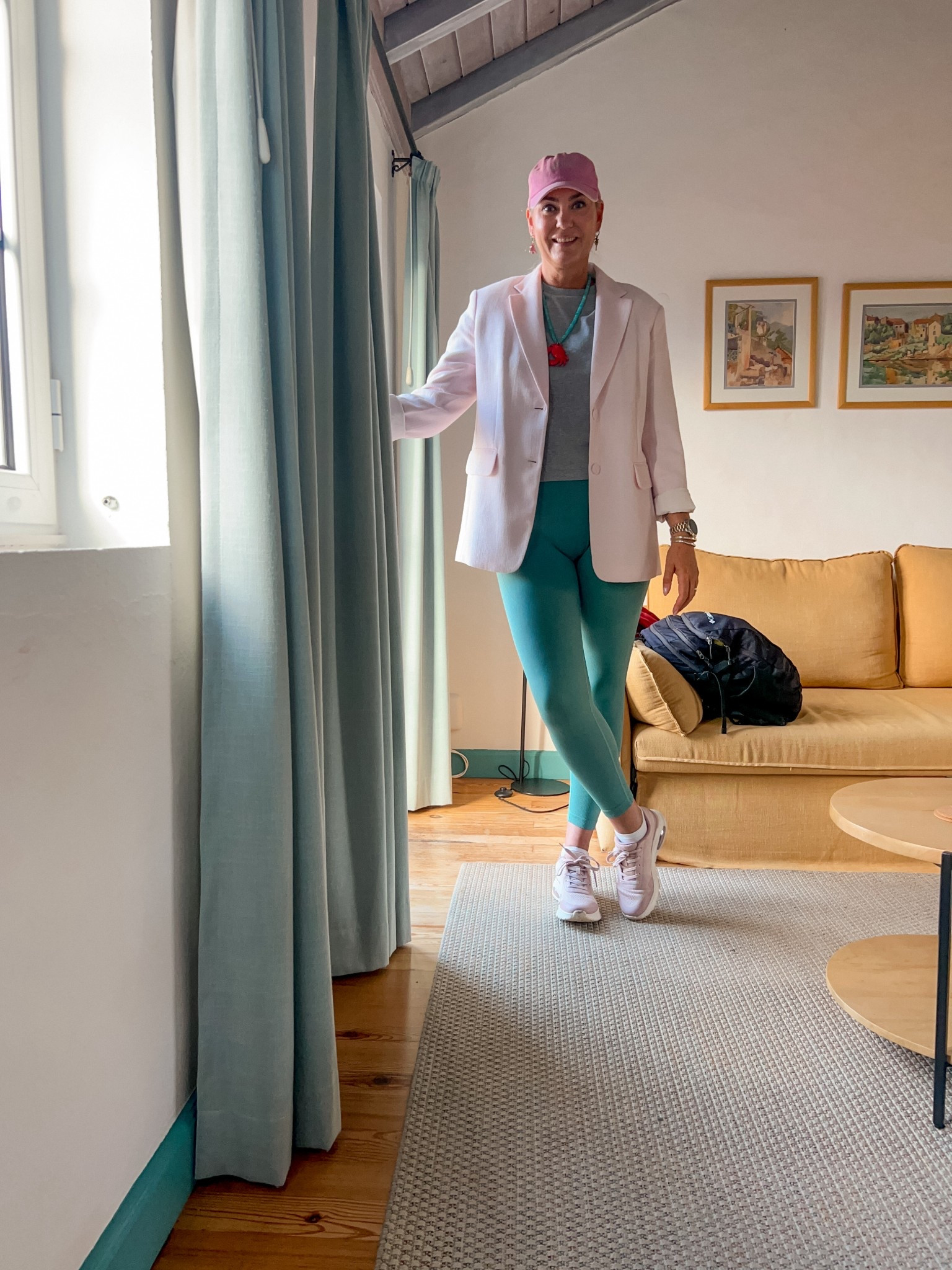 Ootd - Thursday. Travel day. Wearing teal/turquoise/green Halara shaping leggings (L) paired with a heather grey cropped t-shirt (Shoeby, M/L), a light pink linnen blazer (ly, H&M), pink cap (Ale Hop), crab necklace and Skechers sneakers. 



#LTKsummer #LTKtravel #LTKeurope