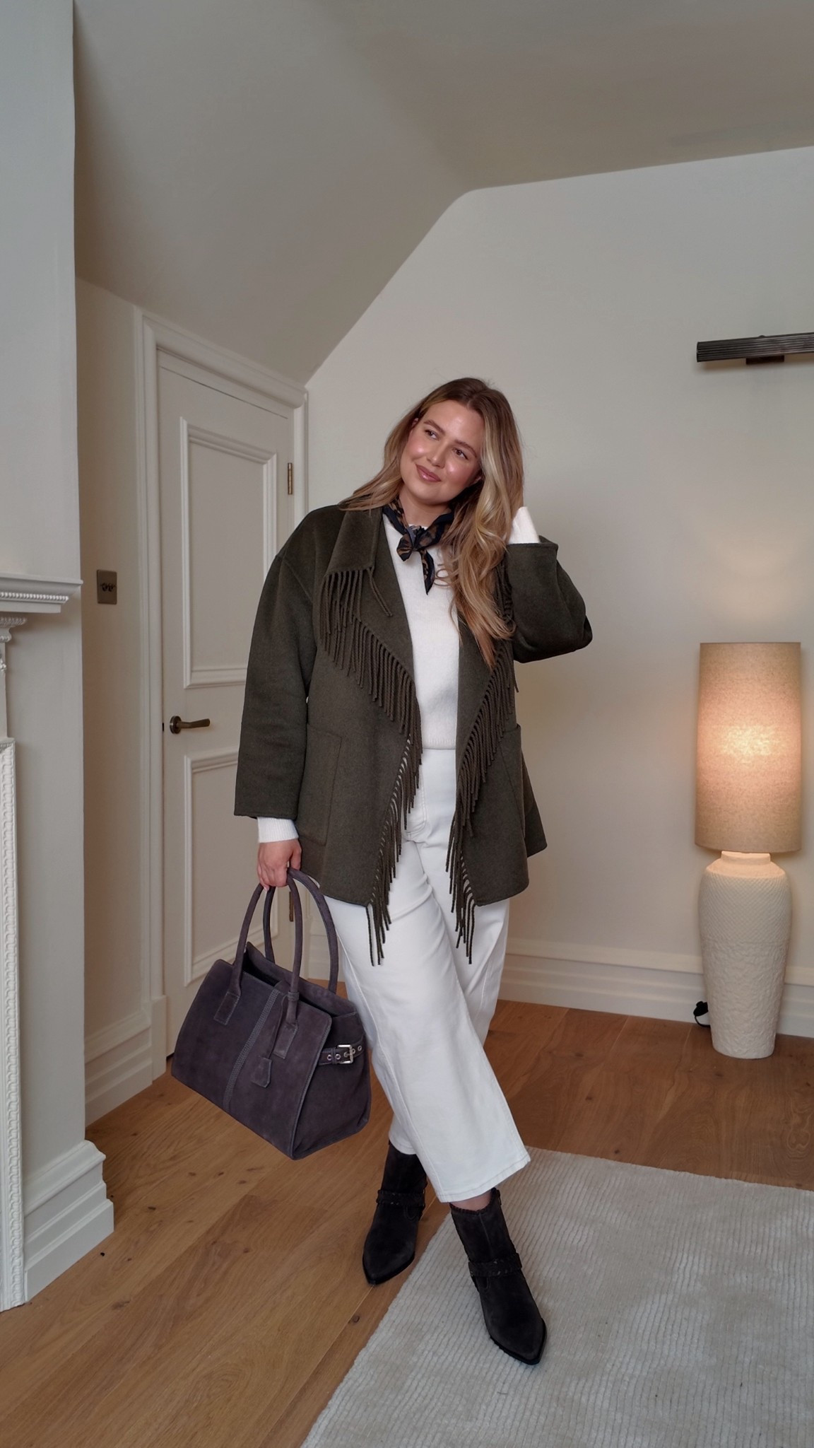 ad The perfect autumn outfit from Mint Velvet 🍂 

Cream jumper XL
Cream jeans UK 18 Reg
Grey tote bag 
Leopard neck scarf 
Ankle boots UK 8 
Fringe jacket XL / UK 18 

#LTKautumn #LTKstyletip #LTKeurope