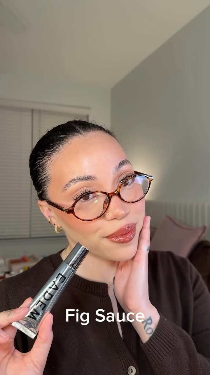 Let’s swatch some lippies from @eadem.co 💄shades listed in video 

#makeup #eadem #lipswatches #makeuptutorial #makeupoftheday #motd #trendingreels #makeupideas