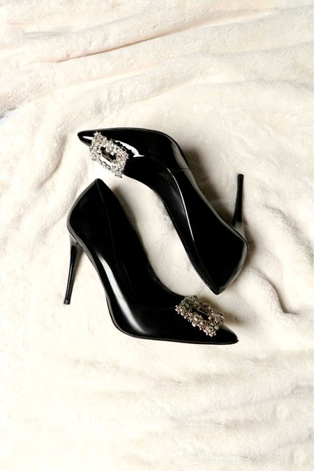 Easy shoe hack to transform your heels into different styles! 👠


#LTKshoecrush #LTKstyletip #LTKVideo