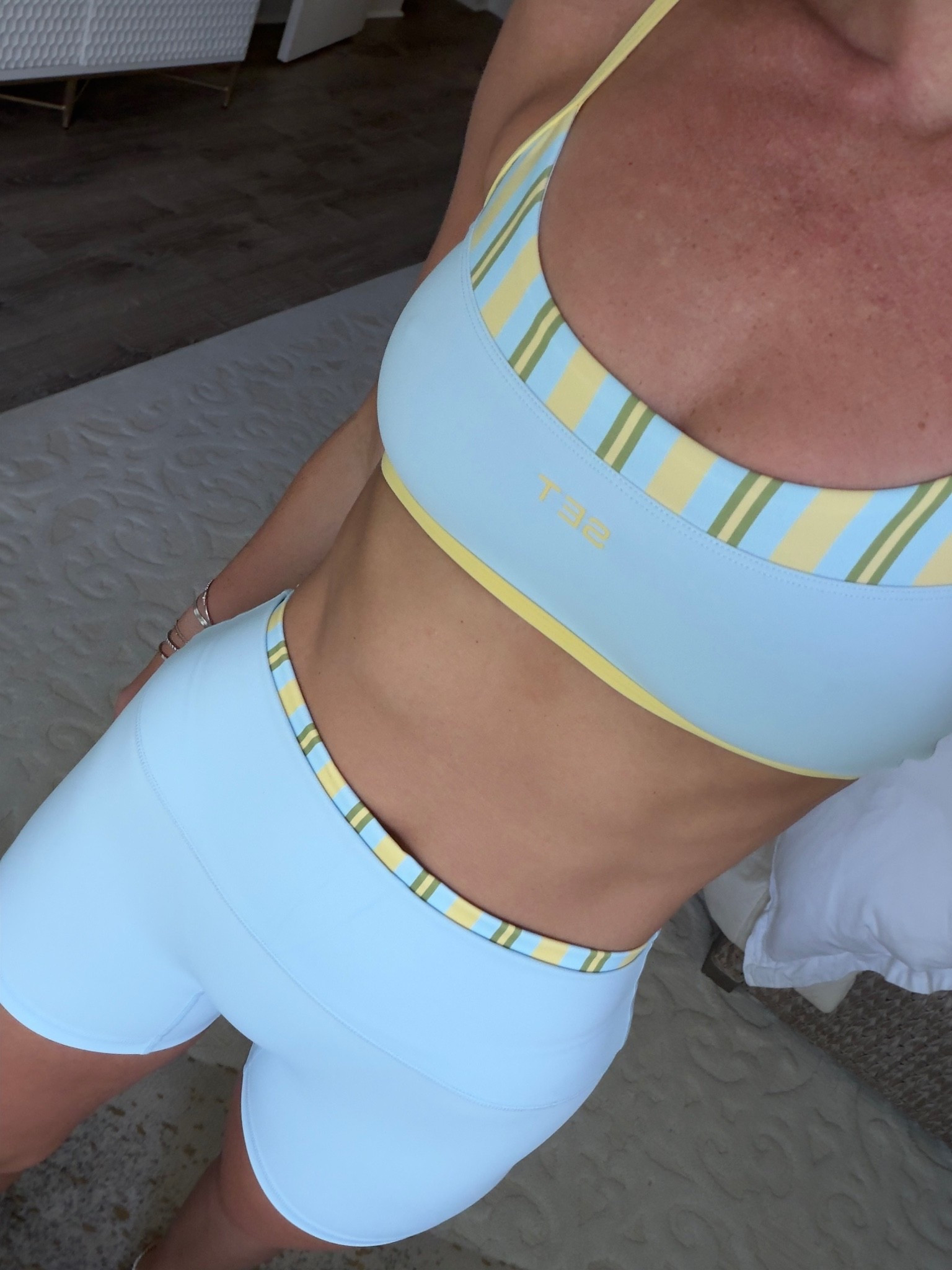 loveee the color of this set

#LTKActive #LTKootd #LTKfitnessgoals