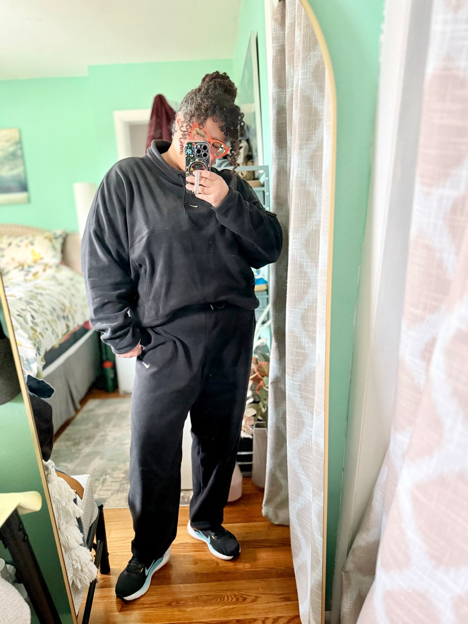 Sunday sweatsuit style.

Wearing an XXL in the sweatshirt and an XL in the pants.

#LTKMidsize #LTKootd #LTKActive