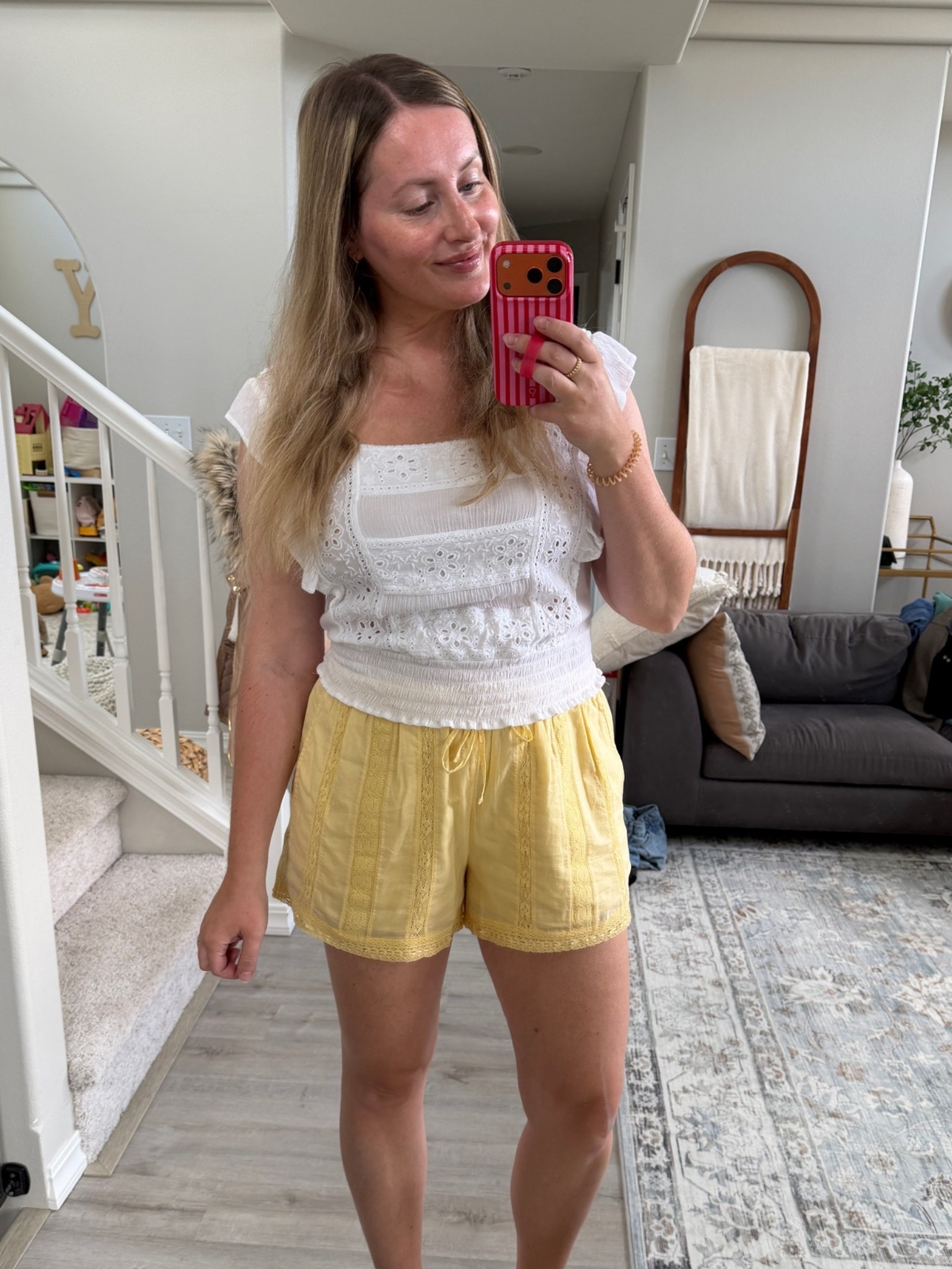 These yellow shorts 😍 love!! @abercrombie 💛

#LTKootd #LTKmomlife