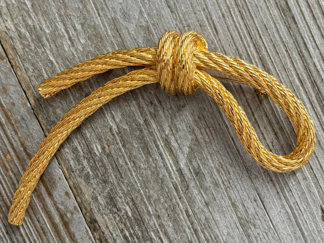 CHRISTIAN DIOR Signed 1990's Modern Gold Knot Statement Brooch - Etsy | Etsy (US)