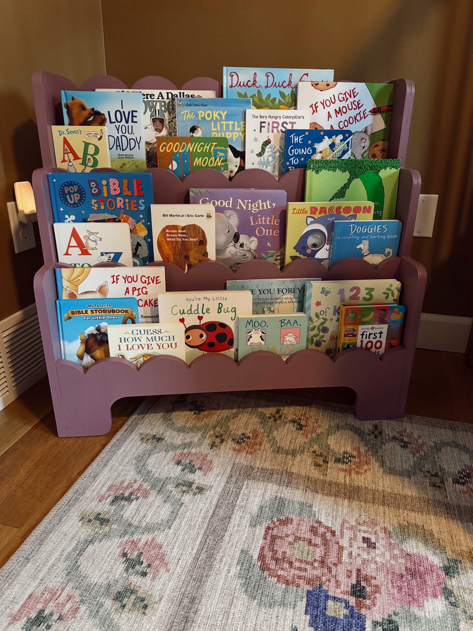 Book shelf for baby girl 🎀