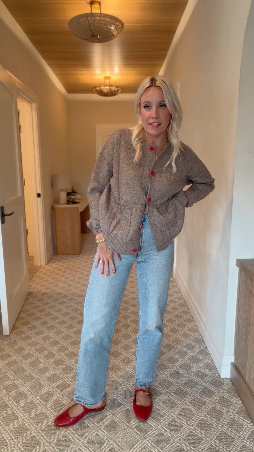 This is a very subtle Valentine’s Day outfit! I’m wearing a 27 x 31 in the jeans 

#LTKootd #LTKFindsUnder50 #LTKFindsUnder100