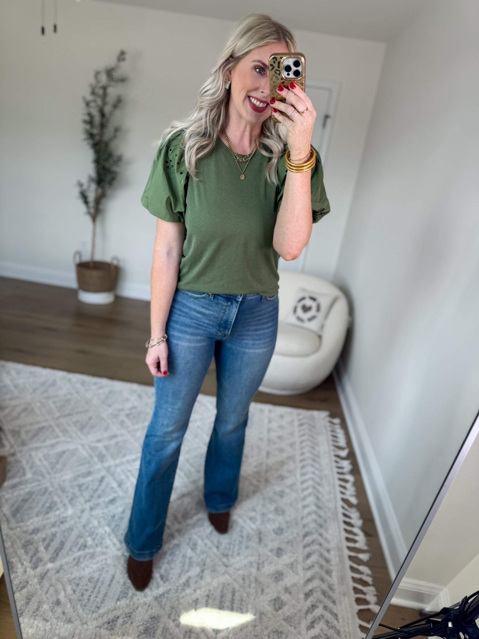 Daily try on, Walmart outfit, Walmart fashion, Walmart try on, time and tru booties, flare jeans, eyelet puff sleeve tee

Medium 

#LTKStyleTip #LTKFindsUnder50 #LTKShoeCrush