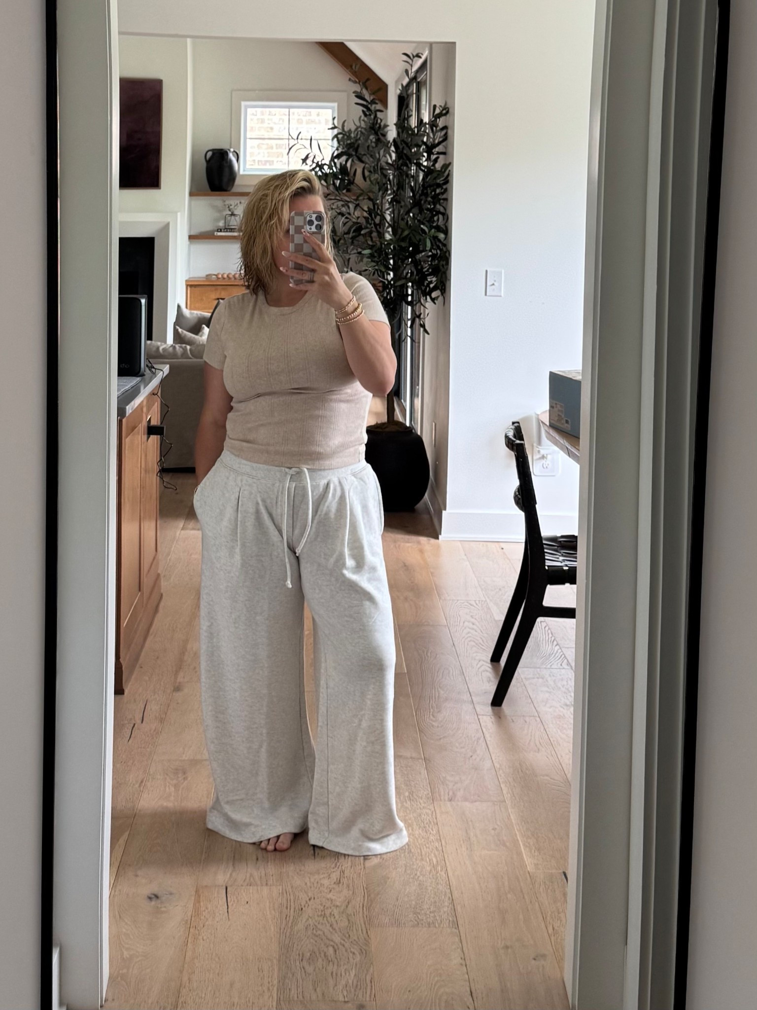 Wearing these AE fleece wide-leg sweatpants and I’m obsessed. So soft and comfy—definitely an easy go-to for lounging or running around. I’m in a medium in the pants and a large in the shirt (I’m 5’2” for reference). The top’s also from AE but it’s sold out, so I linked a few with a similar fit and vibe that would look just as cute with these.

#LTKfit #LTKunder50 #americanstyle #comfystyle #everydaylook #casualootd #LTKfinds #LTKmomstyle