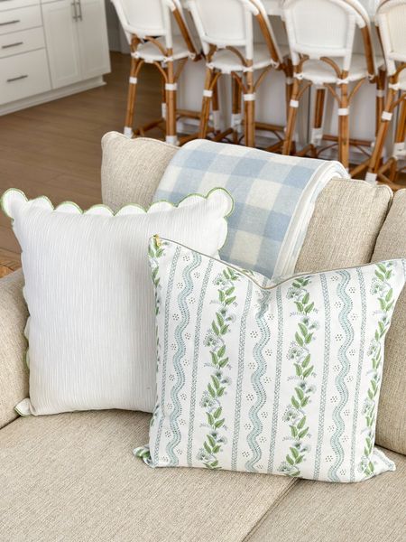 My white pillows with the green scallop trim are now on clearance at Marshall’s! 

TJ Maxx, Marshall’s, HomeGoods, Grandmillennial, sale alert, coastal grandmother, blue and white, blue and green, scallop pillow, living room decor 

#LTKHome #LTKFindsUnder50 #LTKSaleAlert