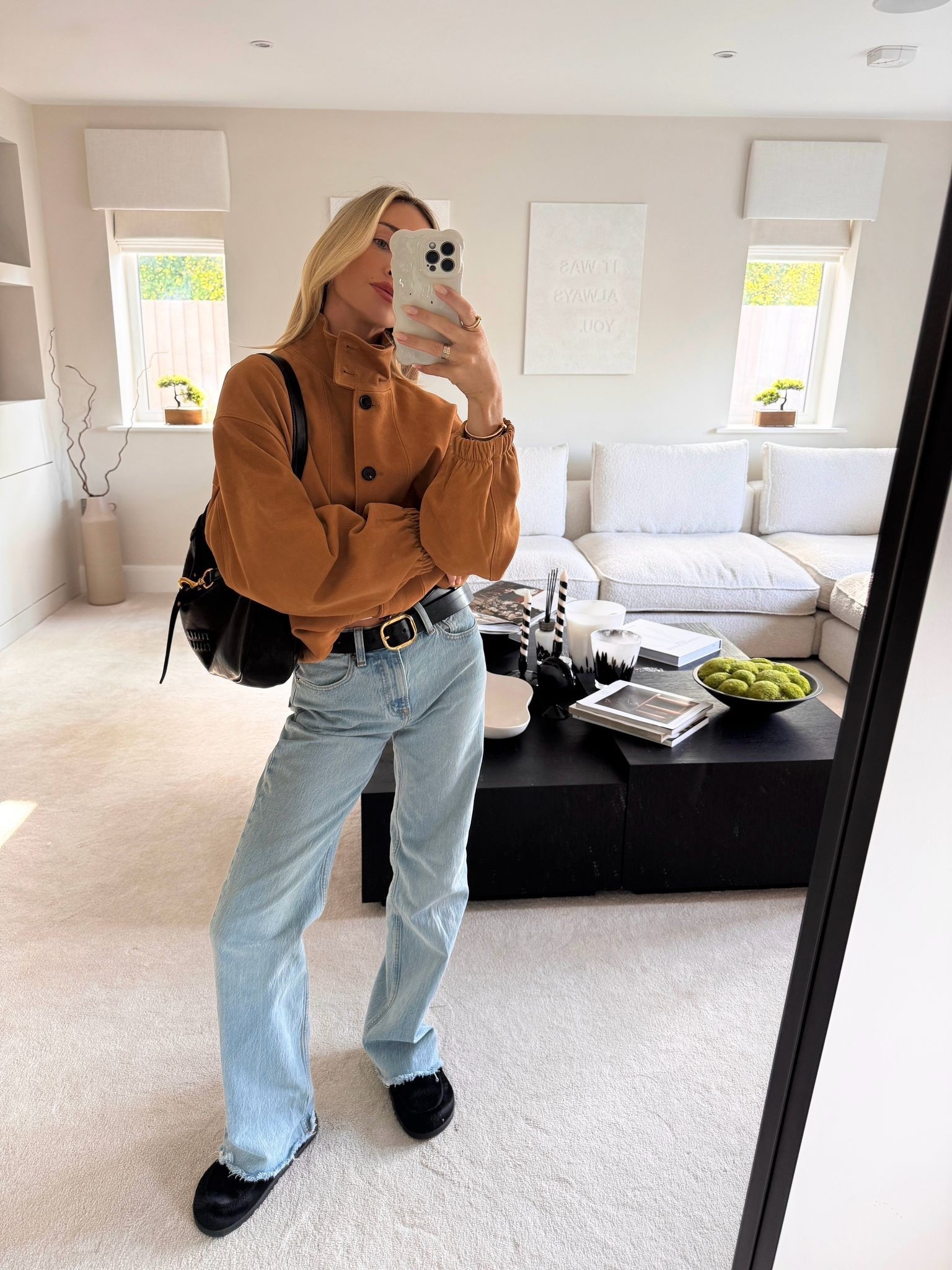 My new favourite Autumn leather jacket 🍂

Leather jacket, bomber jacket, suede jacket, straight leg jeans, leather tote bag, Miu Miu bag, Loewe belt, autumn outfit, autumn inspo

#LTKjeans #LTKuk #LTKautumn