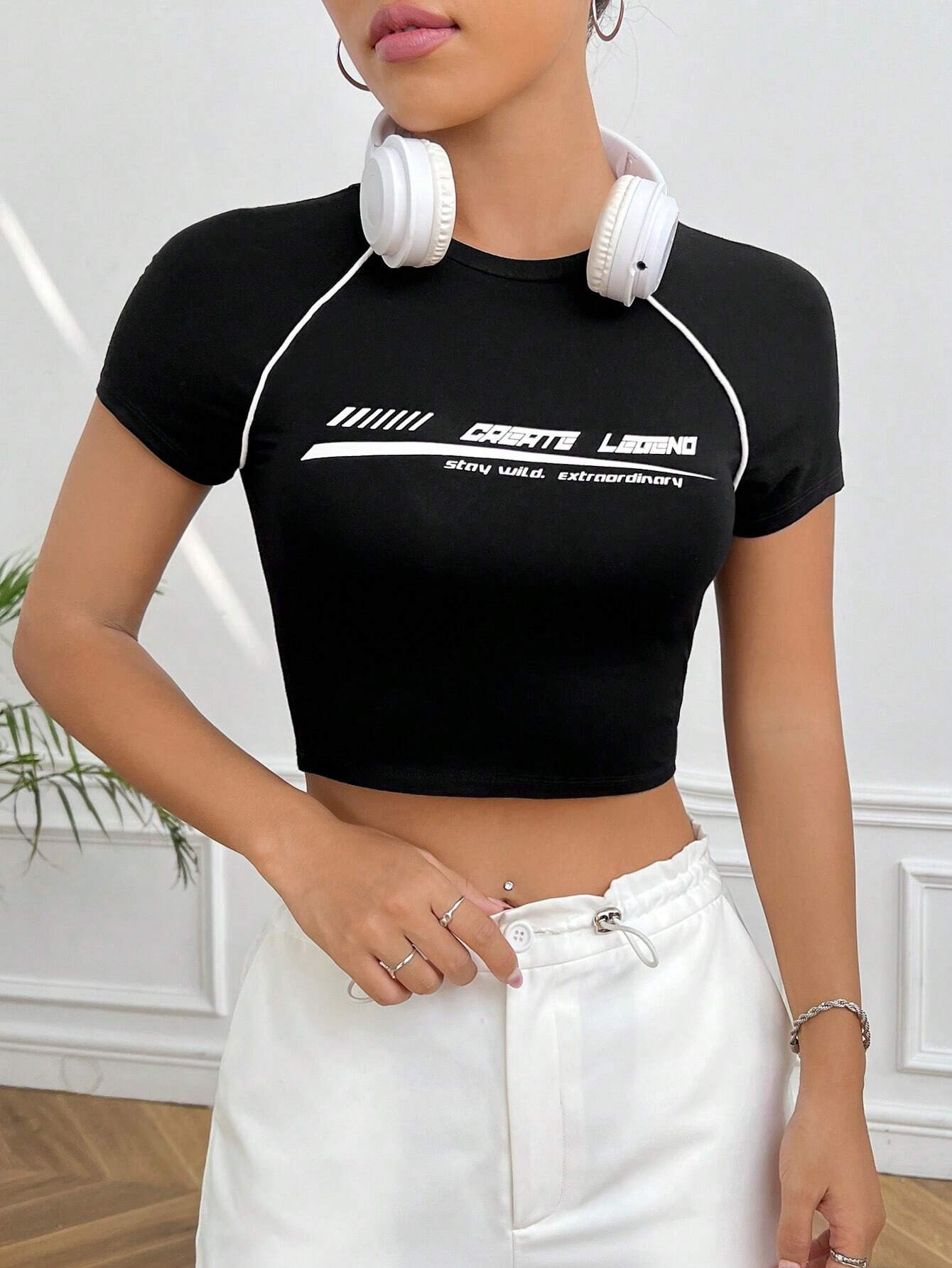 SHEIN Coolane Letter Graphic Contrast Piping Crop Tee | SHEIN