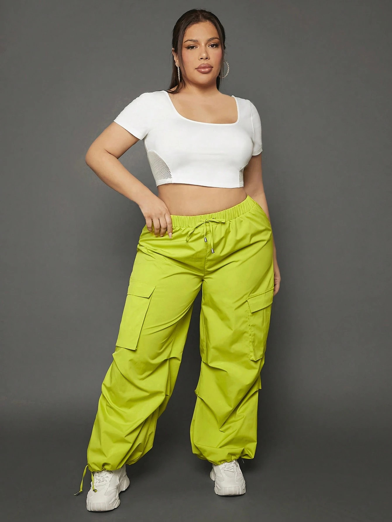 SHEIN SXY Plus Solid Crop Tee & Drawstring Waist Cargo Pants | SHEIN