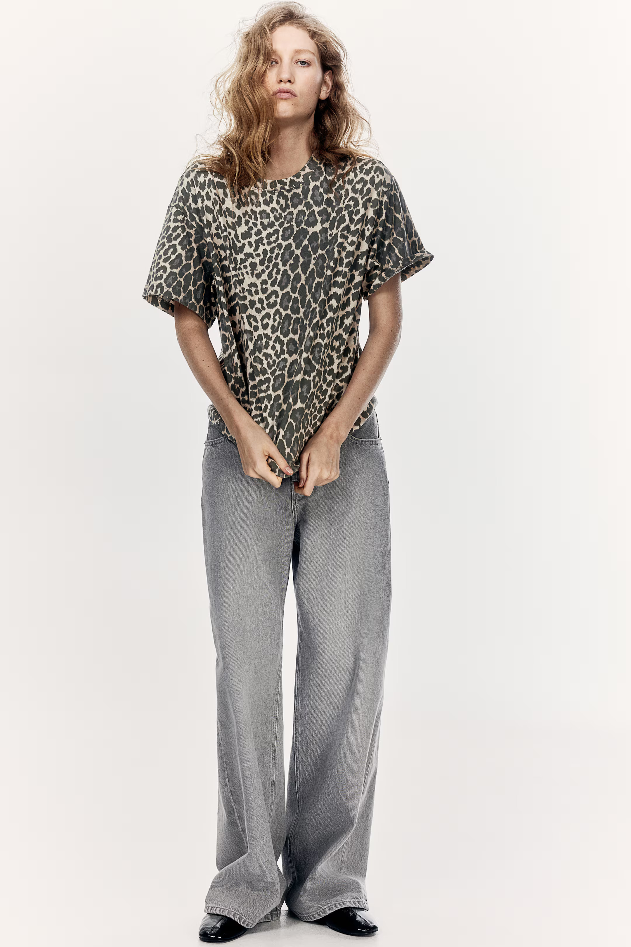 Oversized T-Shirt - Light beige/leopard print - Ladies | H&M US | H&M (US + CA)