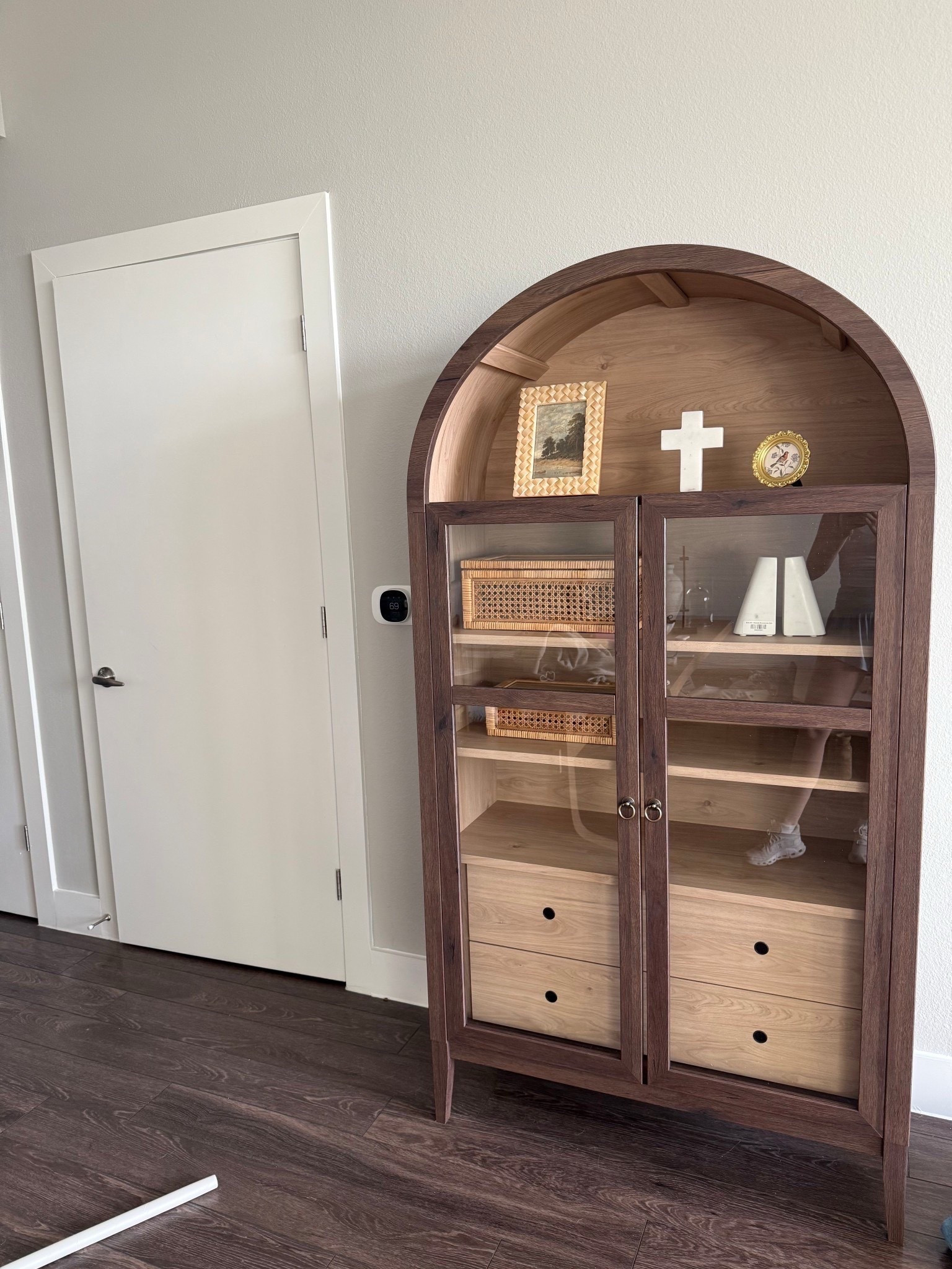 I love this display cabinet in my home! Comes in lighter and darker shades too. It’s currently 40% off 👏🏻🤍

@wayfair #wayfairpartner #wayfair