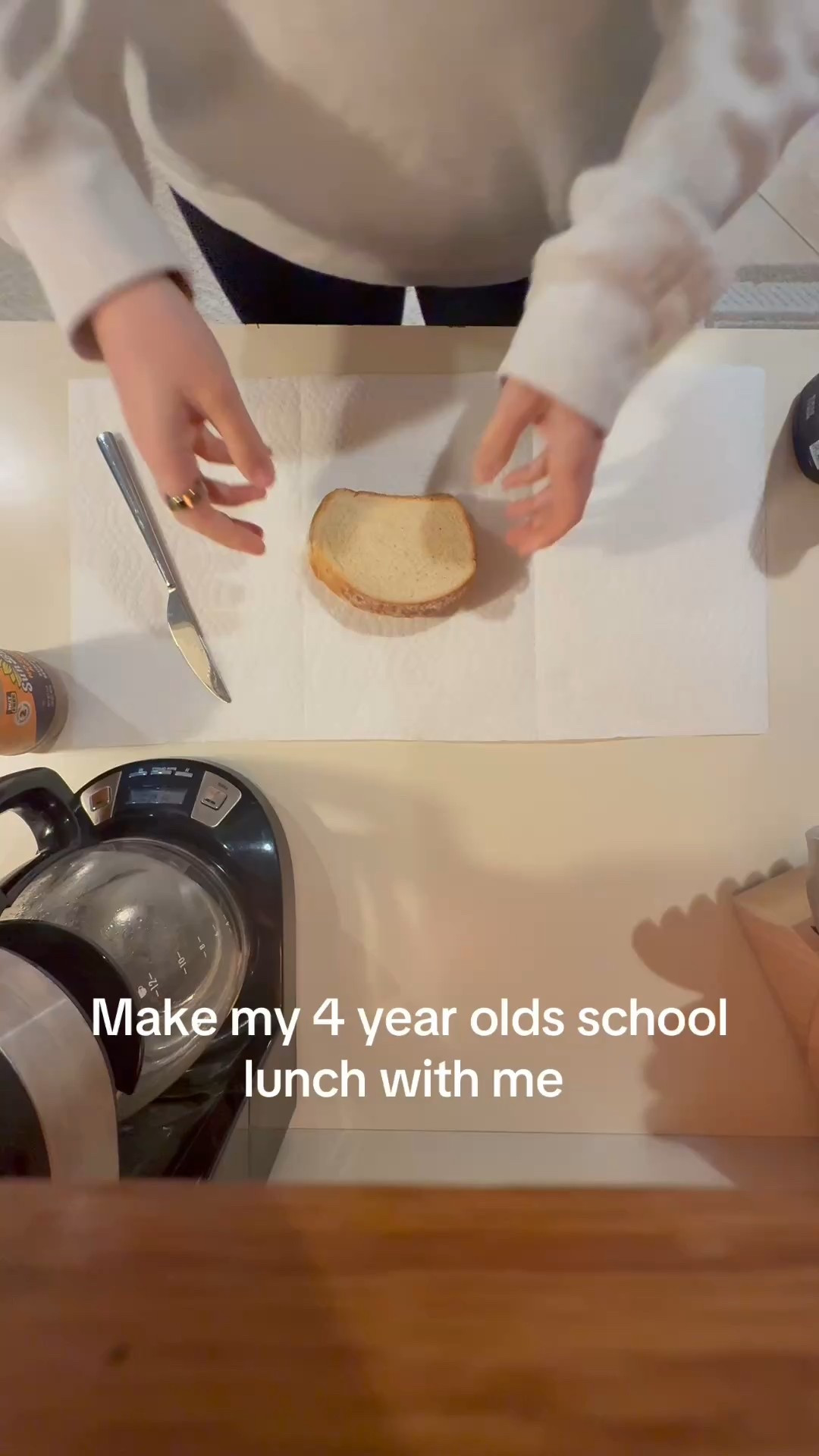 No heart shaped sandwich today 🥲 happy Monday! 

#schoollunch #kidslunch #lunchbox

#LTKKids #LTKFindsUnder100