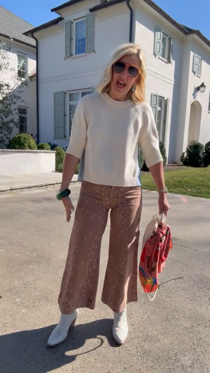 This is mix and match perfection if I say so myself! 

*Use code CATHERINE20 3/6-3/9 to save 20% when you spend $100+

Xs top (use code CMLP15) on Lilla P
26P pants
8 boots 


#LTKOver40 #LTKmomlife #LTKootd