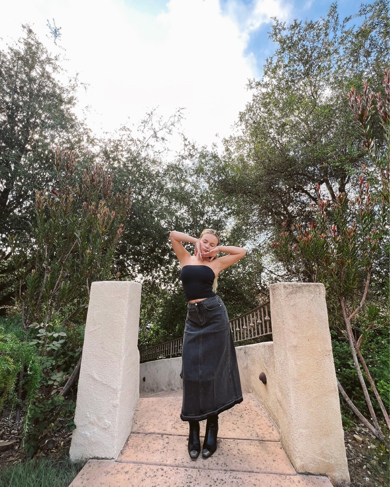 UO all black fit 

#LTKstyletip #LTKSeasonal