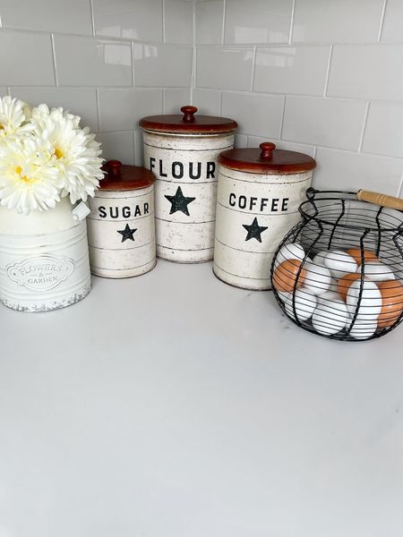 Rustic Farmhouse Canisters are Reversible with Rooster on other side! Lovely paired with some of my favorite faux daises! #home #amazonhome #amazon #founditonamazon #interiordesign #homedecor #kitchendecor #kitchencanister #farmhouse #farmhousedecor #fauxflowers #daisy #daisies 

#LTKhome