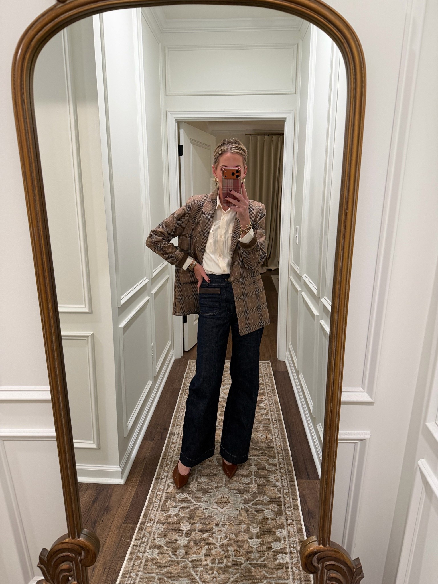 Today’s outfit of the day @oldnavy blazer @Walmart top, and @Anthropologie jeans! 

XS blazer and top
25 in jeans