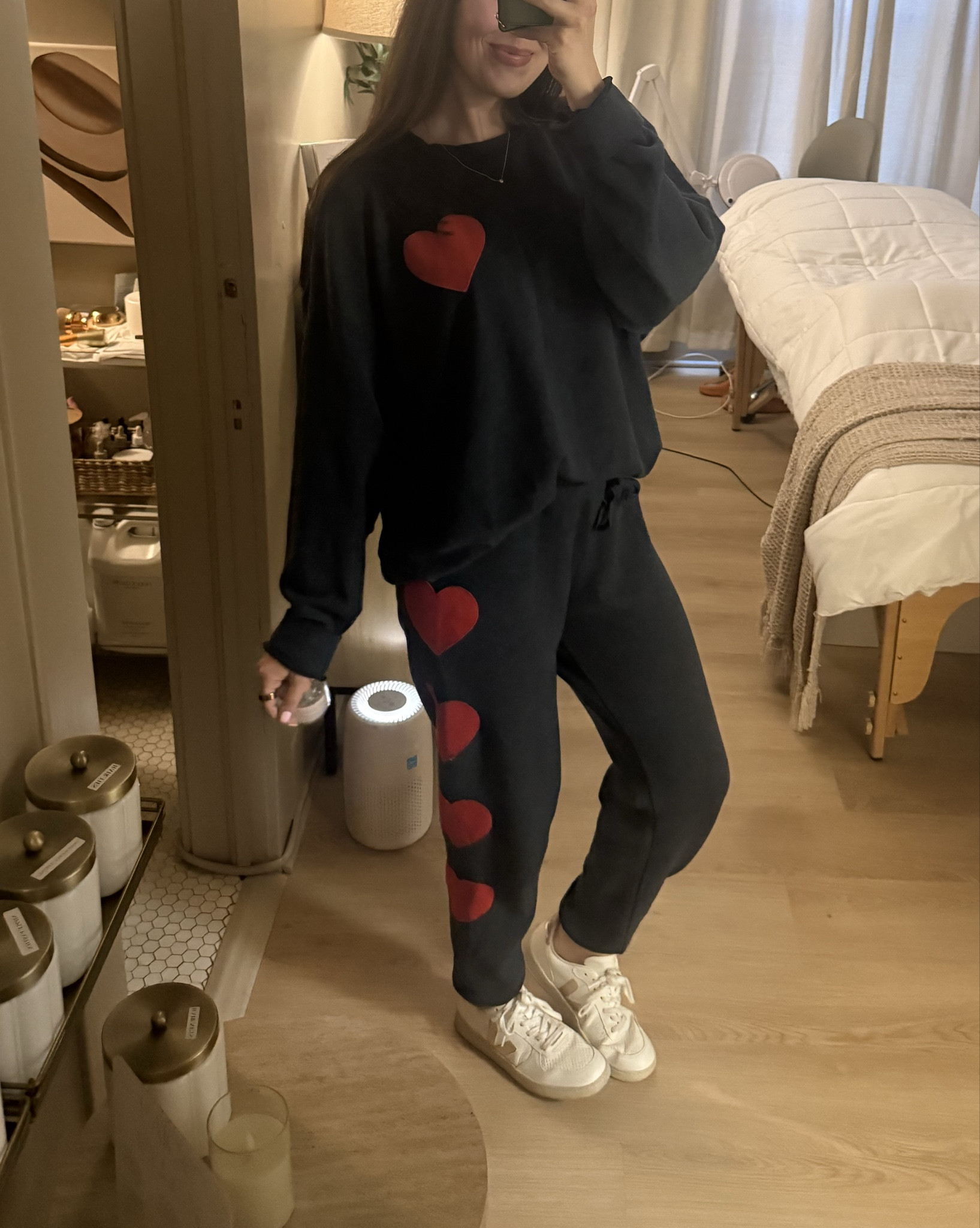 Top: large
Bottoms: small (I really wish I had a medium or large in these pants. AV nation always has the tightest band)

#LTKootd