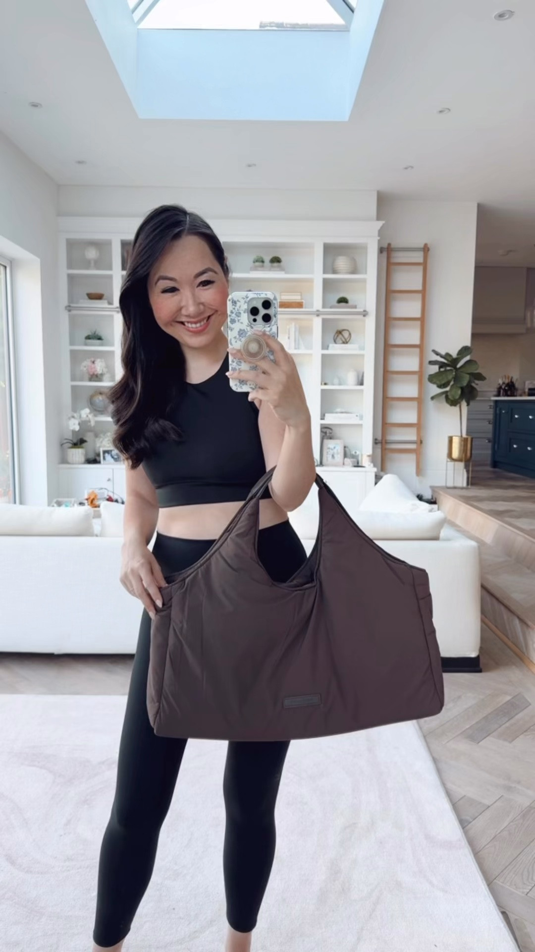 Varley bra and leggings and the BEST lightweight tote! All featured in the Nordstrom Anniversary Sale ❤️