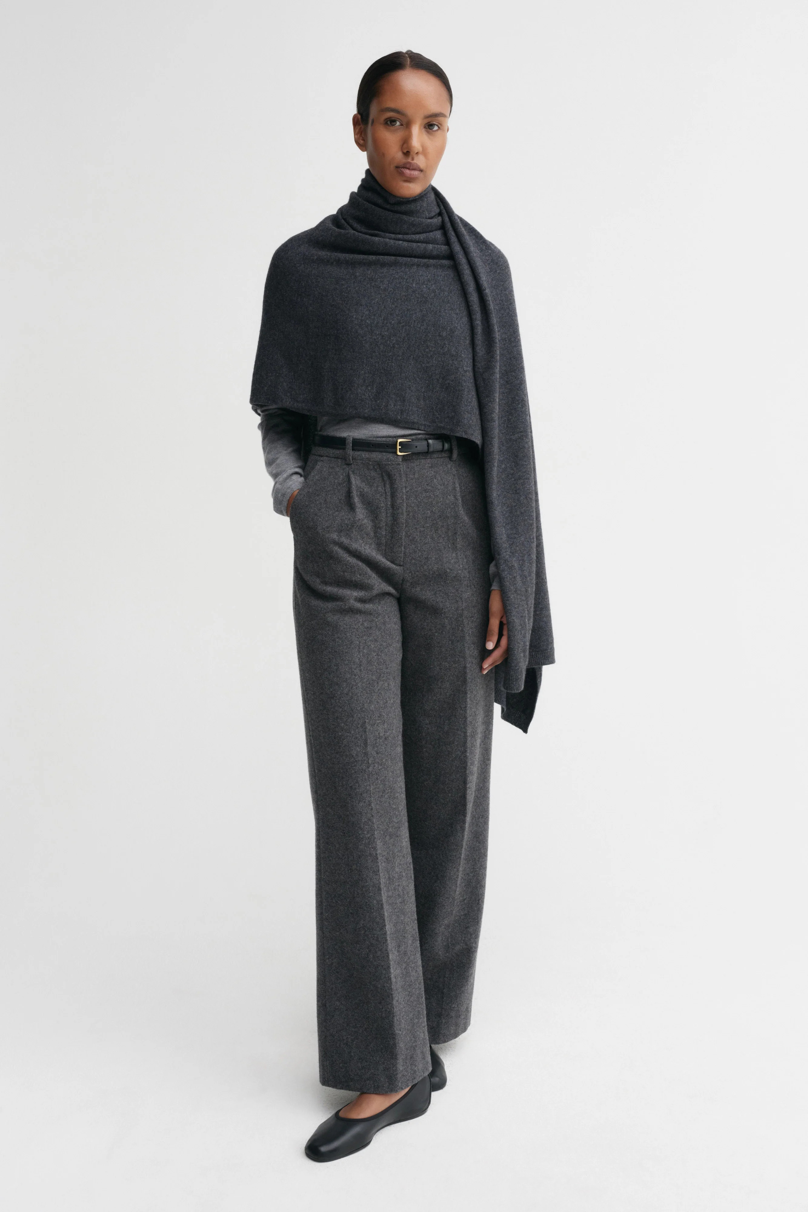 Meja Scarf, dark grey | Almada Label