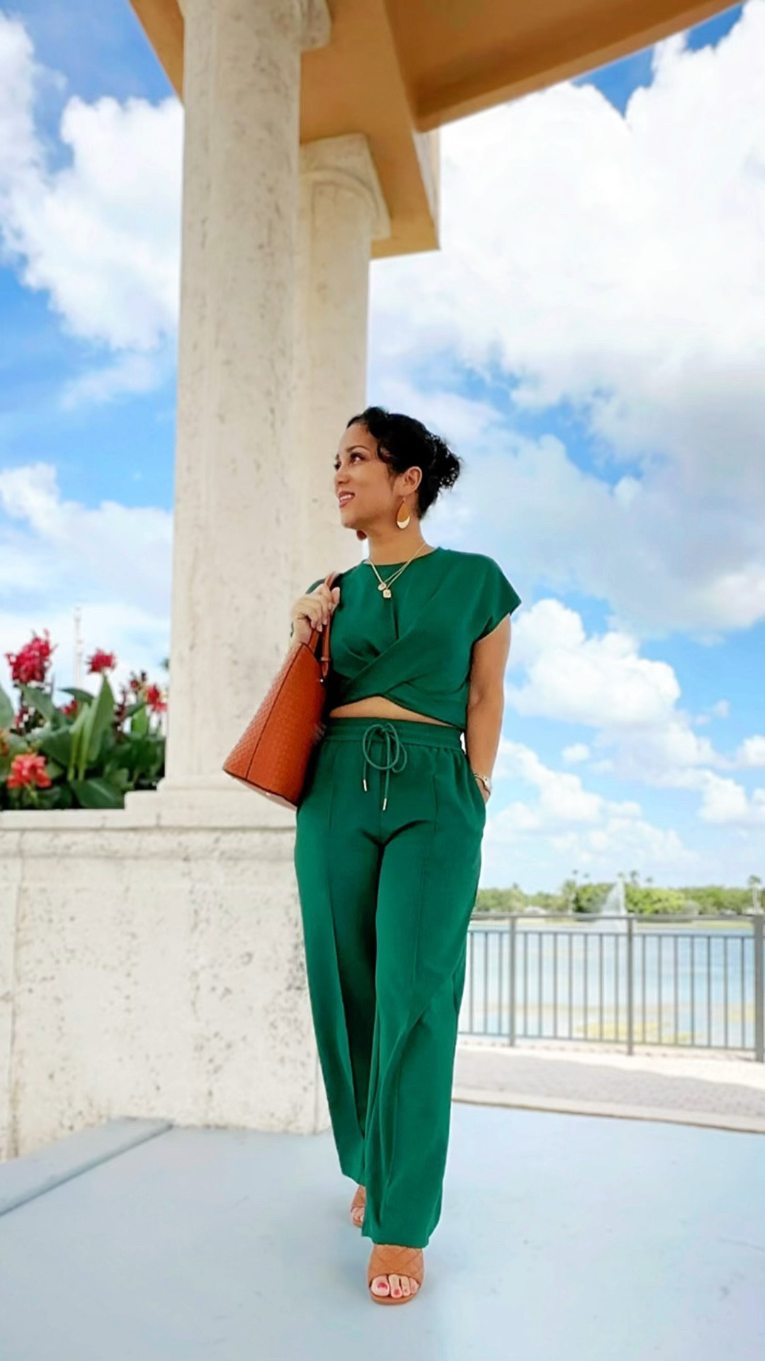 Elevate your summer style with a versatile casual look like this set from Amazon that effortlessly transitions from day to night with the right accessories. Perfect for a comfortable yet chic airport look, too! I’m wearing a sz. S and it’s fits TTS. ✨

Amazon finds
Amazon sets
Lounge sets
Elevated casual
Matching set

#LTKOver40 #LTKStyleTip #LTKFindsUnder50