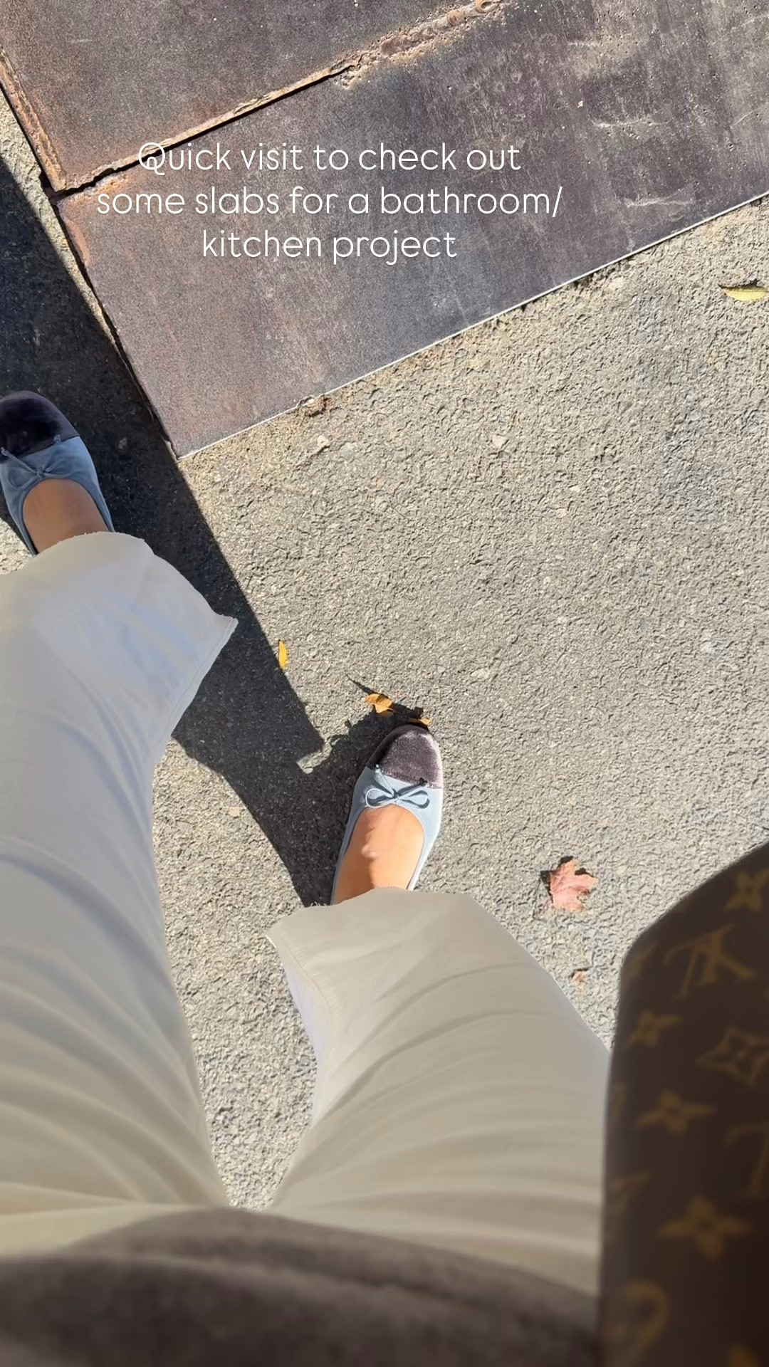 Easy transitional fall OOTD! The best white jeans I’ve found and my favorite affordable cashmere sweater. How cute are these ballet flats?!