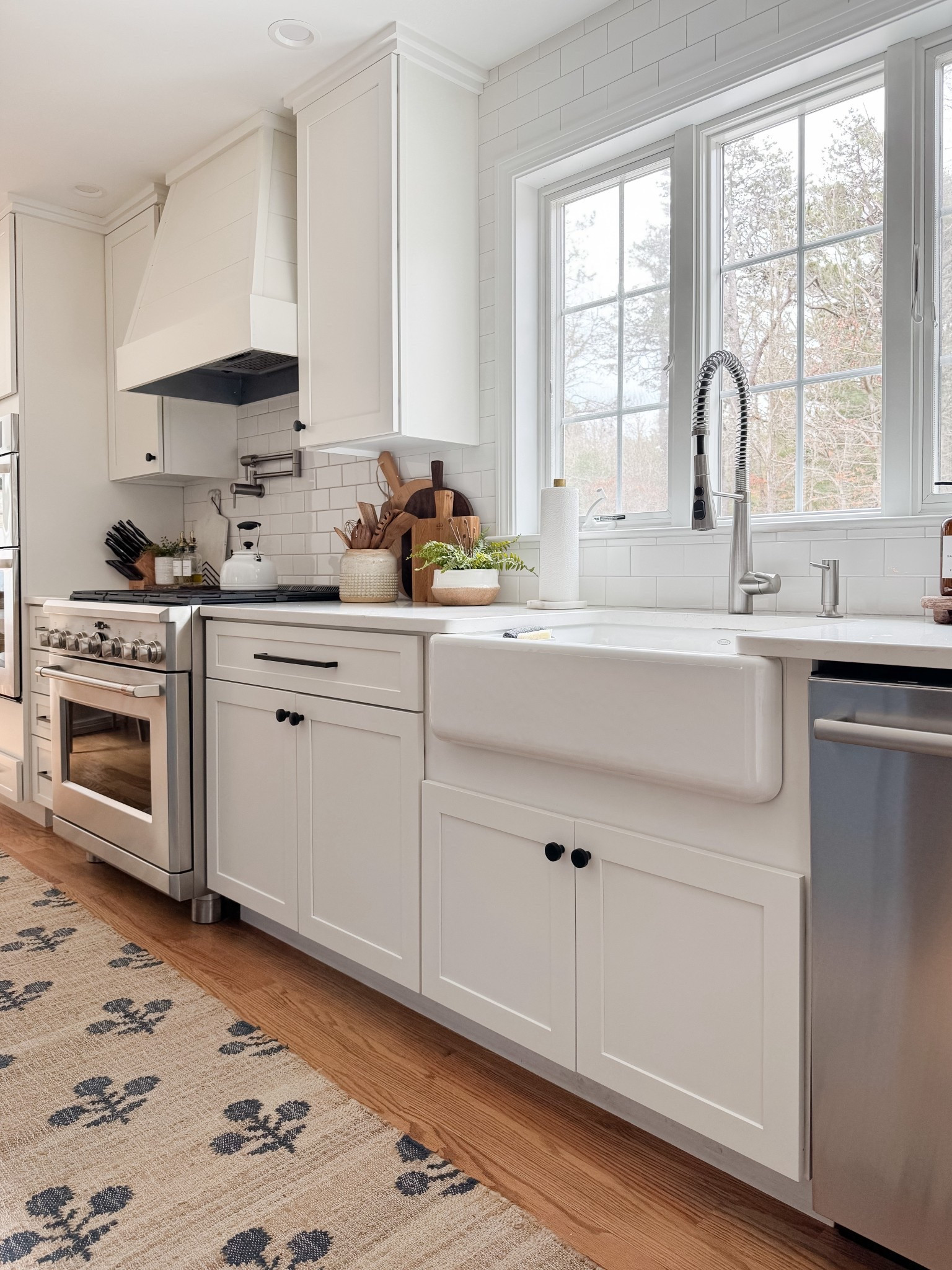 Coastal kitchen styled with navy island, white cabinets, neutral runner rug, and simple kitchen decor for a light and layered coastal space.

coastal kitchen decor, navy kitchen island, neutral kitchen runner rug, white cabinet kitchen, coastal kitchen styling, neutral kitchen decor, light coastal kitchen design, kitchen island runner rug, sherricalnanhome

#LTKHome