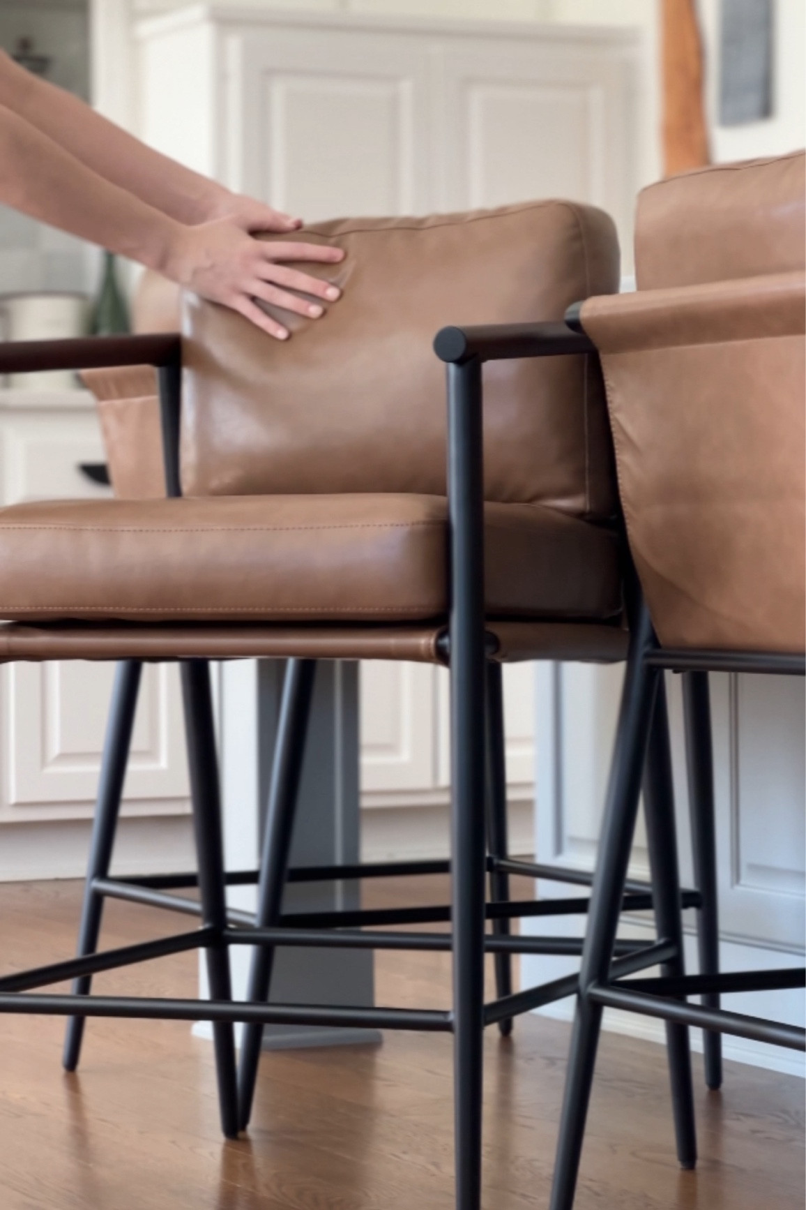 When I tell you that these counter height Chita Living stools are good… I mean it!

Designer look & quality for a fraction of the price. 👏🏼



#LTKhome #LTKsalealert #LTKstyletip