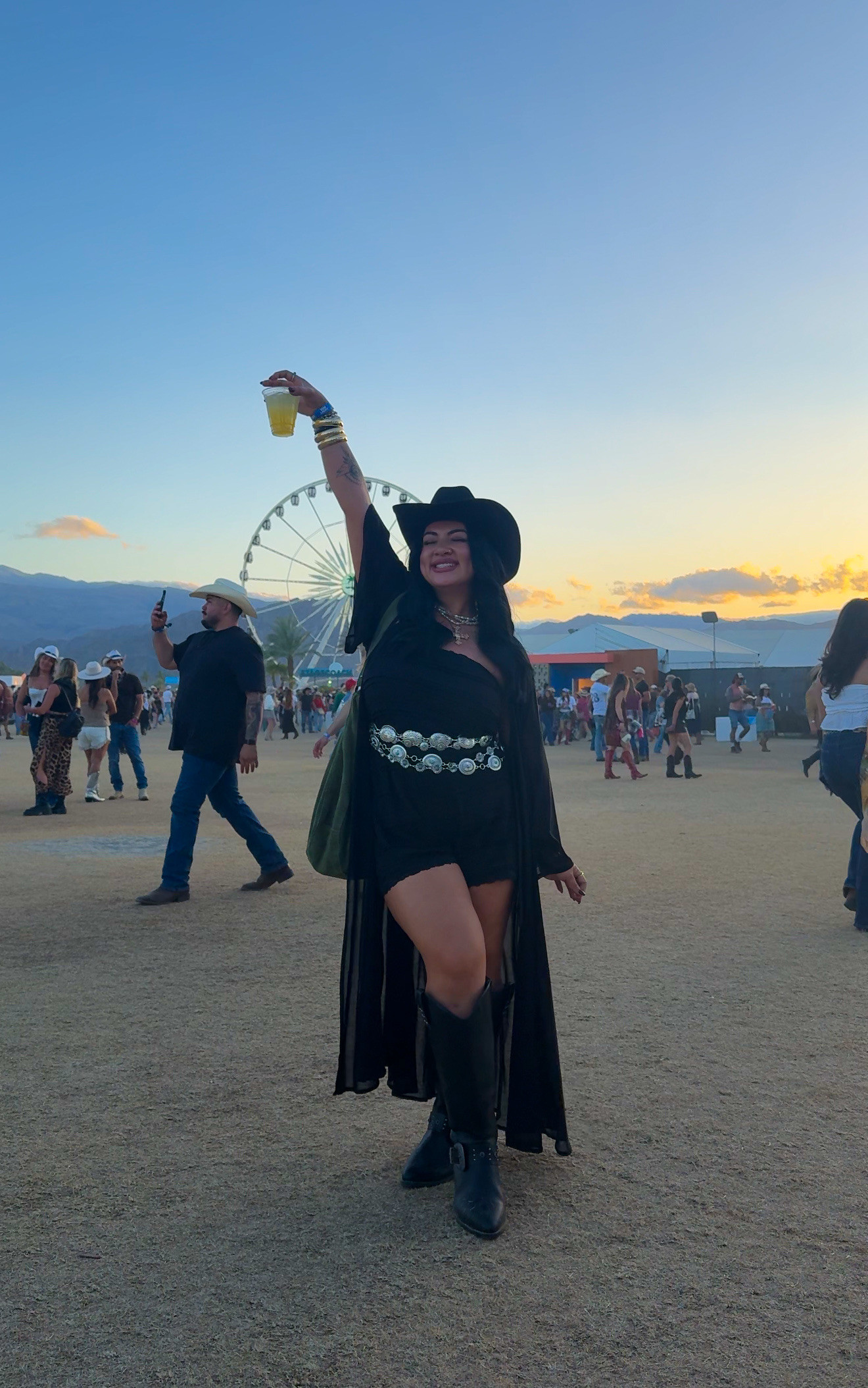 Romper is a size 0, kimono is a size 00/0, and boots are a 11

stage coach, stage coach outfit inspo, country outfit, rodeo outfit, country fashion, midsize, torrid, tori block 

  

 

#LTKgrwm #LTKMidsize #LTKTravel