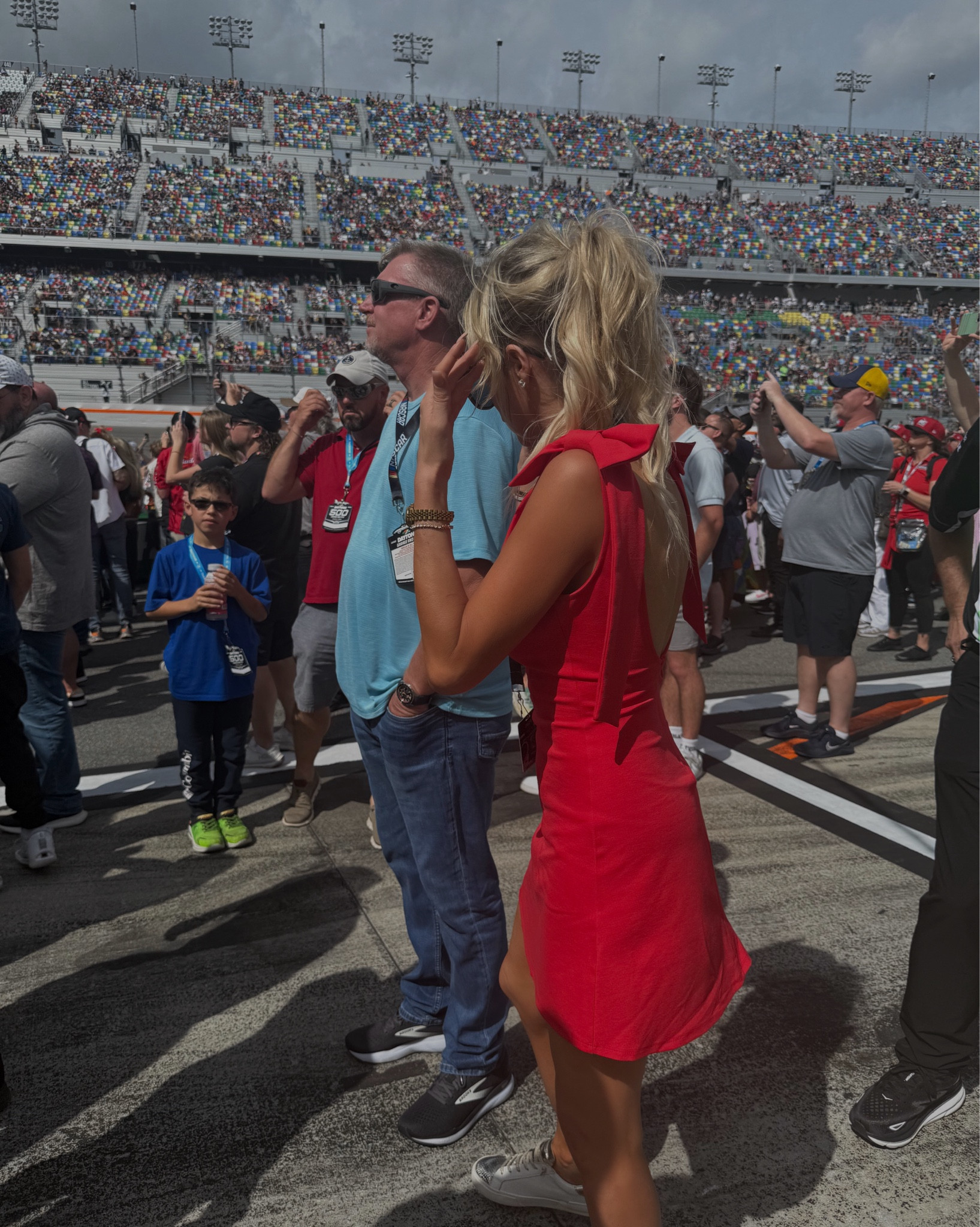 little red dress 🏎️
#nascar #vicidolls 