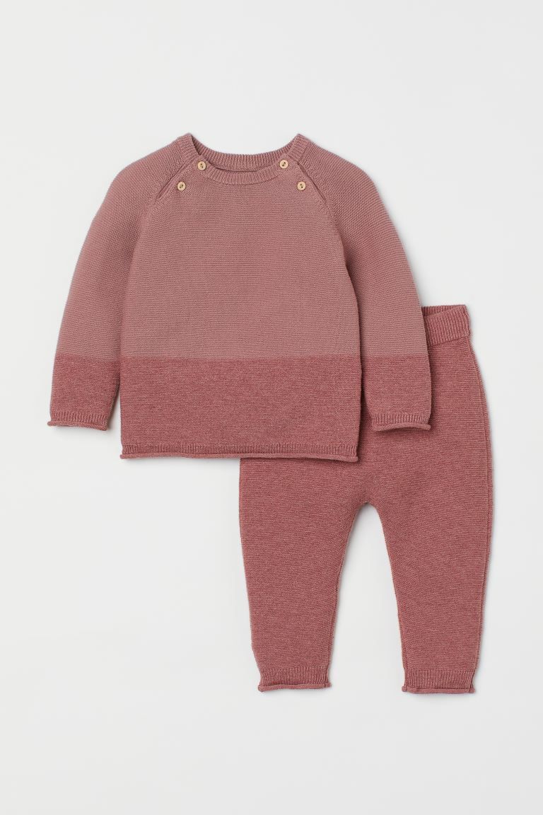 Baby Exclusive. Set with sweater and pants in garter-stitched fabric made from soft, organic cott... | H&M (US)
