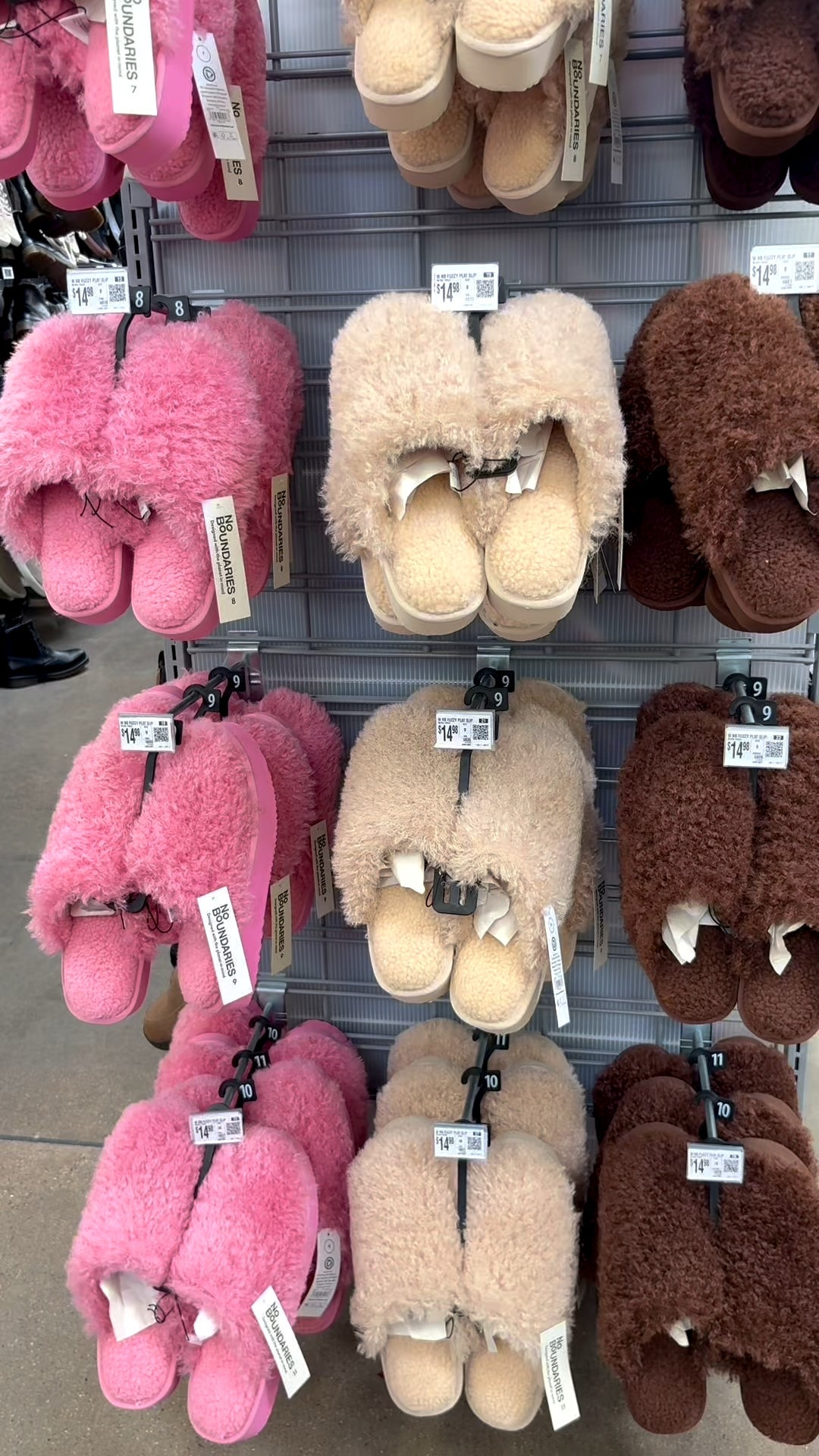 Cute house slippers 😍💕 

#LTKgrwm #LTKootd #LTKGiftGuide