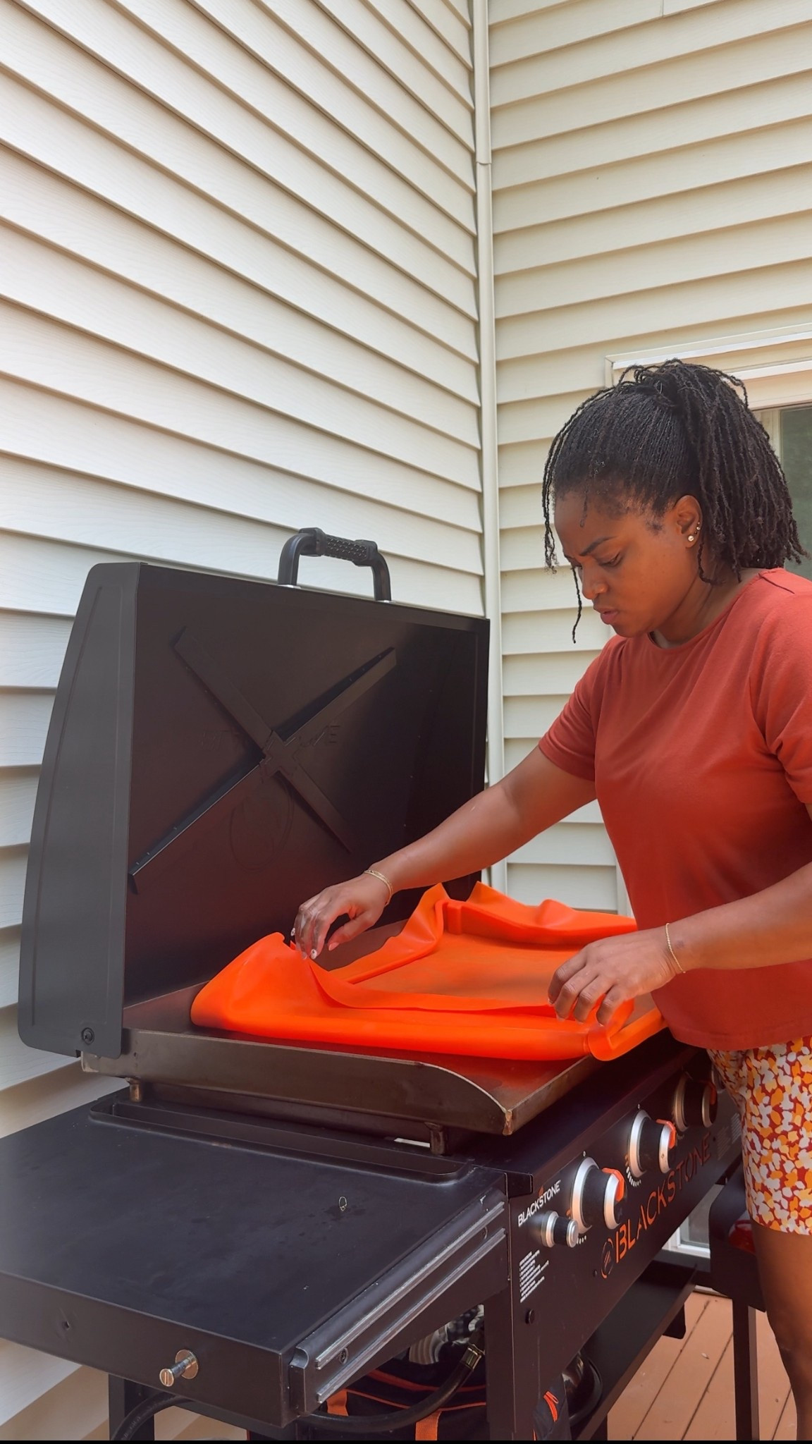 This blackstone silicone cover is definitely a must have #blackstone #blackstonefinds #amazonfinds