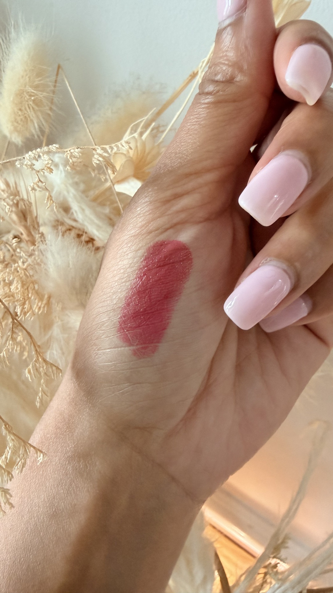 Bobbi Brown
Luxe Shine Intense Lipstick, Paris Pink