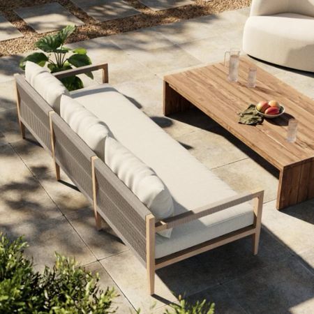 Our favorite outdoor sofas 