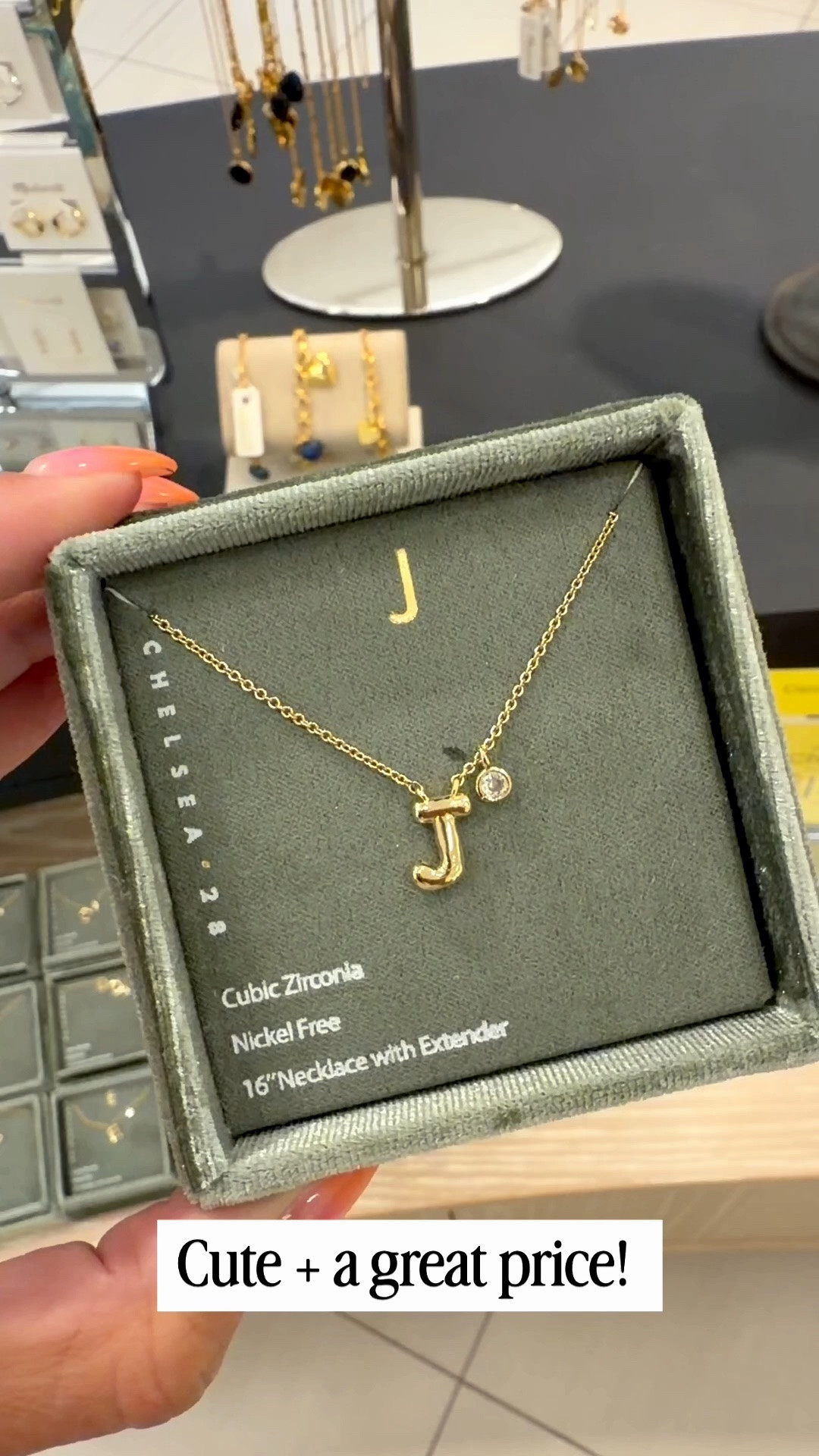 Initial necklace

#LTKootd