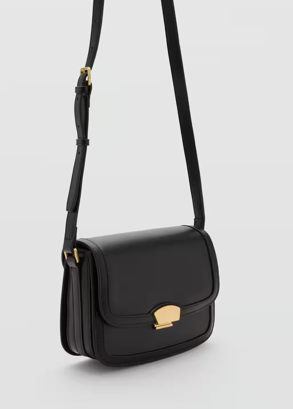 Crossbody bag with metal closure black - Woman - One size - MANGO | MANGO (UK)