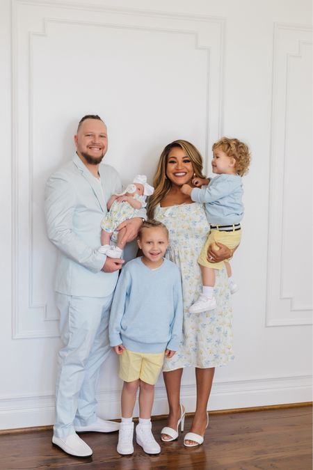 Spring Family Photos Outfits 💐

spring family photos // spring family pictures // family photo outfits spring // spring dress // spring outfits // family photo outfits boy // family photo outfits girl // baby girl outfits // toddler boy outfits // boy outfits

#LTKfindsunder100 #LTKfamily #LTKstyletip